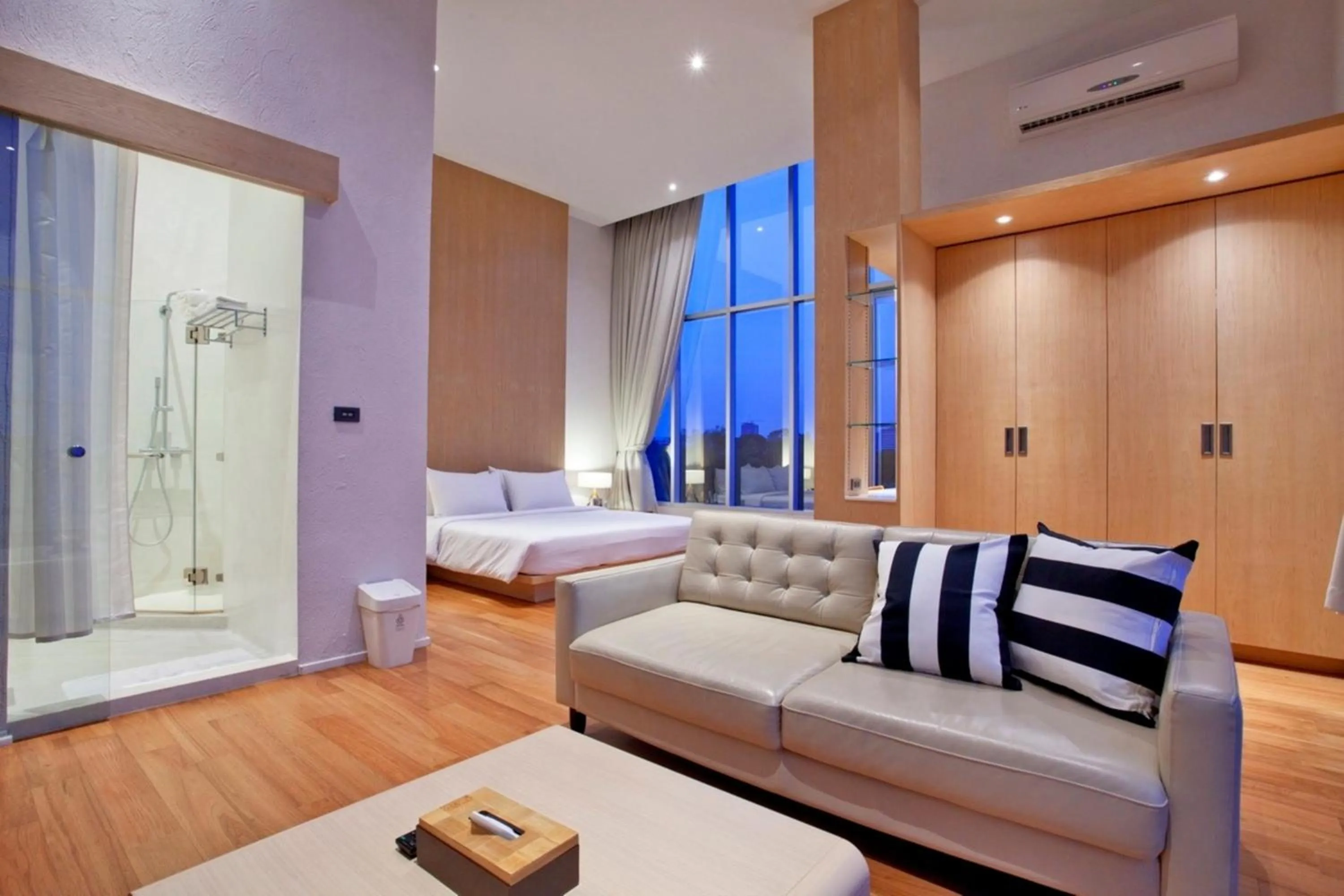 Bed in Balcony Seaside Sriracha Hotel & Serviced Apartments