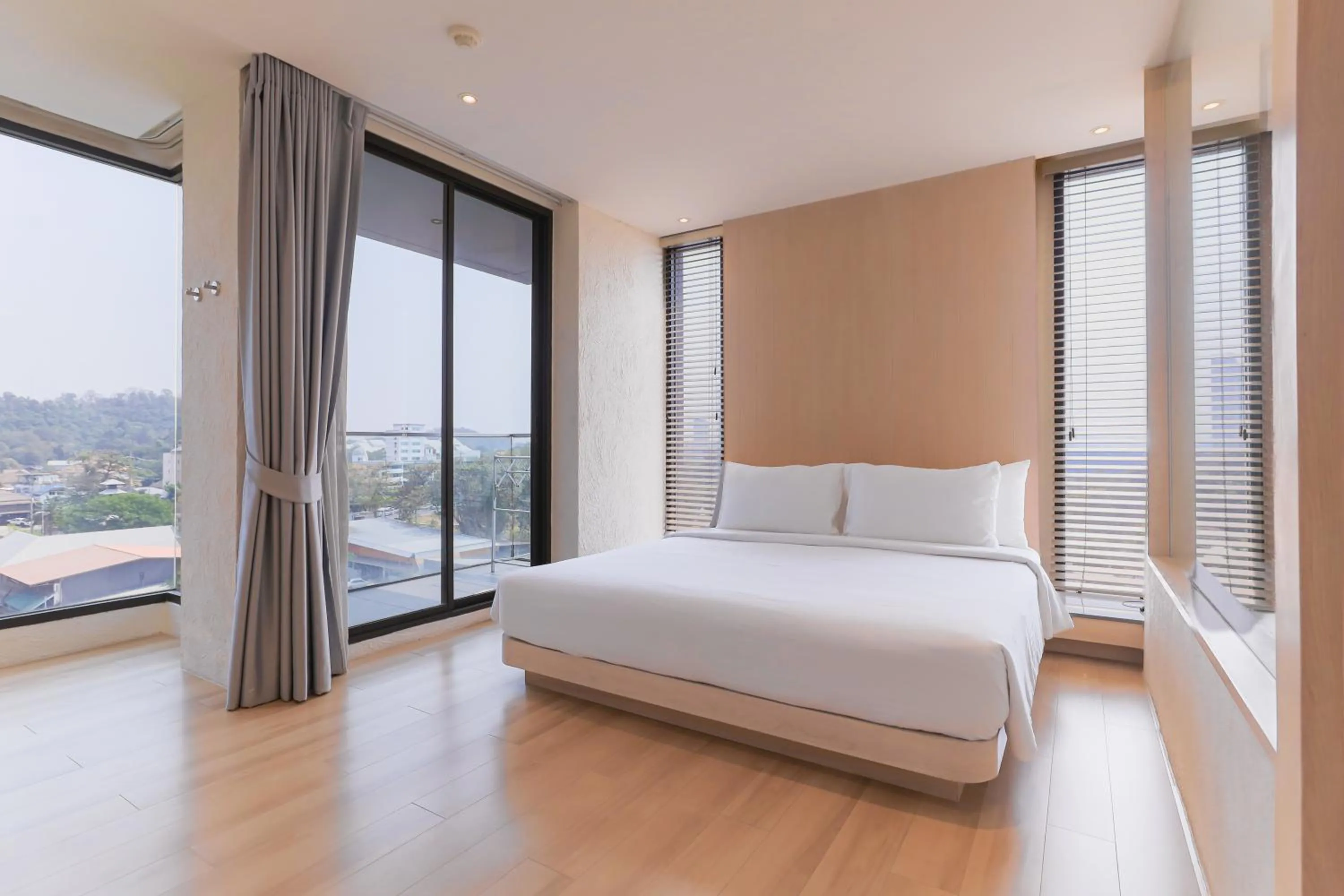 Bed in Balcony Seaside Sriracha Hotel & Serviced Apartments