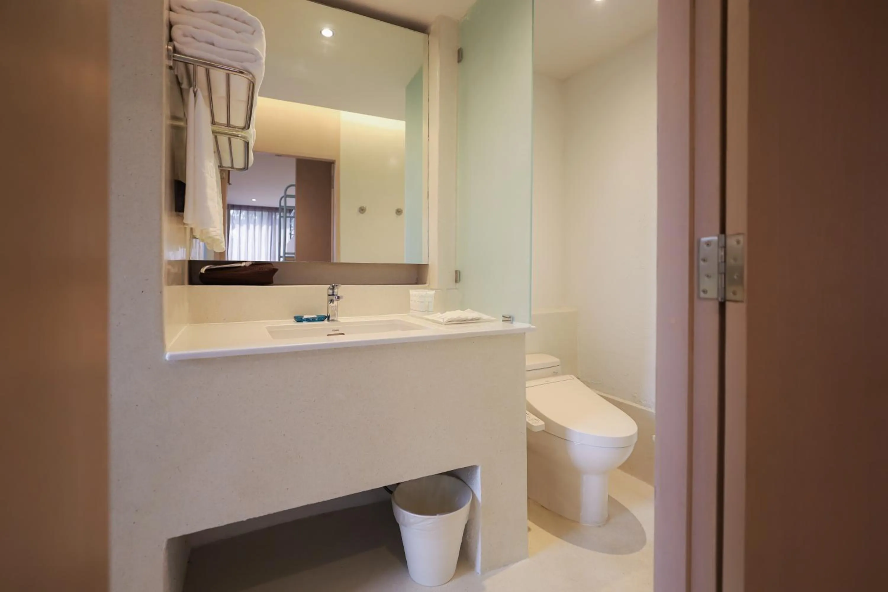 Shower in Balcony Seaside Sriracha Hotel & Serviced Apartments