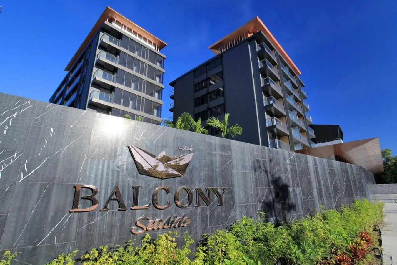 Property building in Balcony Seaside Sriracha Hotel & Serviced Apartments