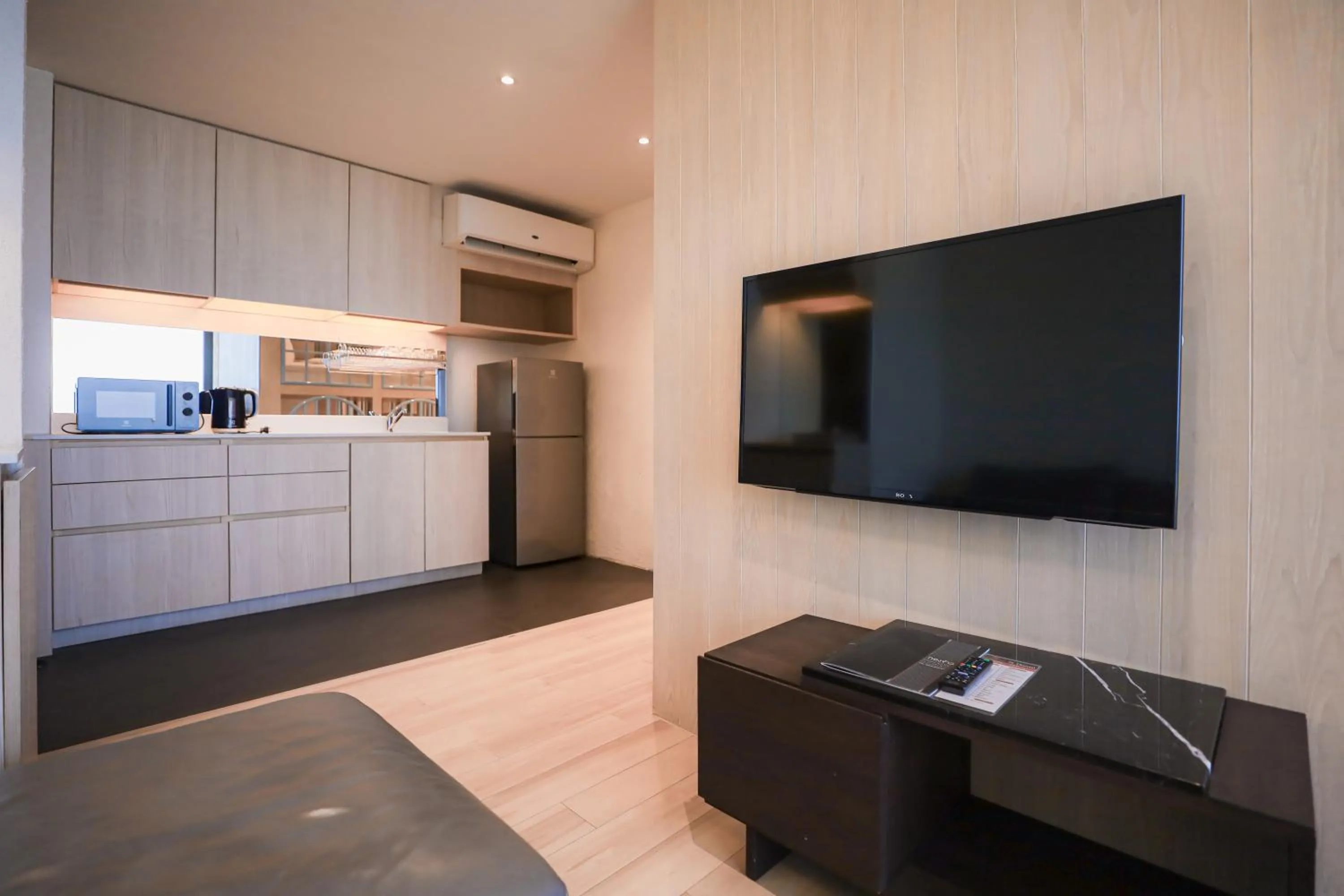 TV and multimedia in Balcony Seaside Sriracha Hotel & Serviced Apartments
