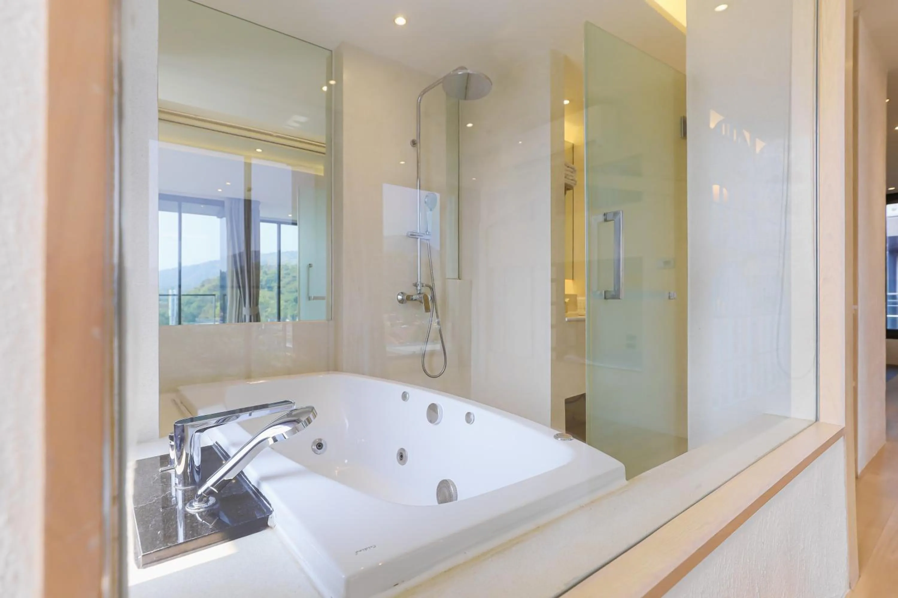 Shower in Balcony Seaside Sriracha Hotel & Serviced Apartments