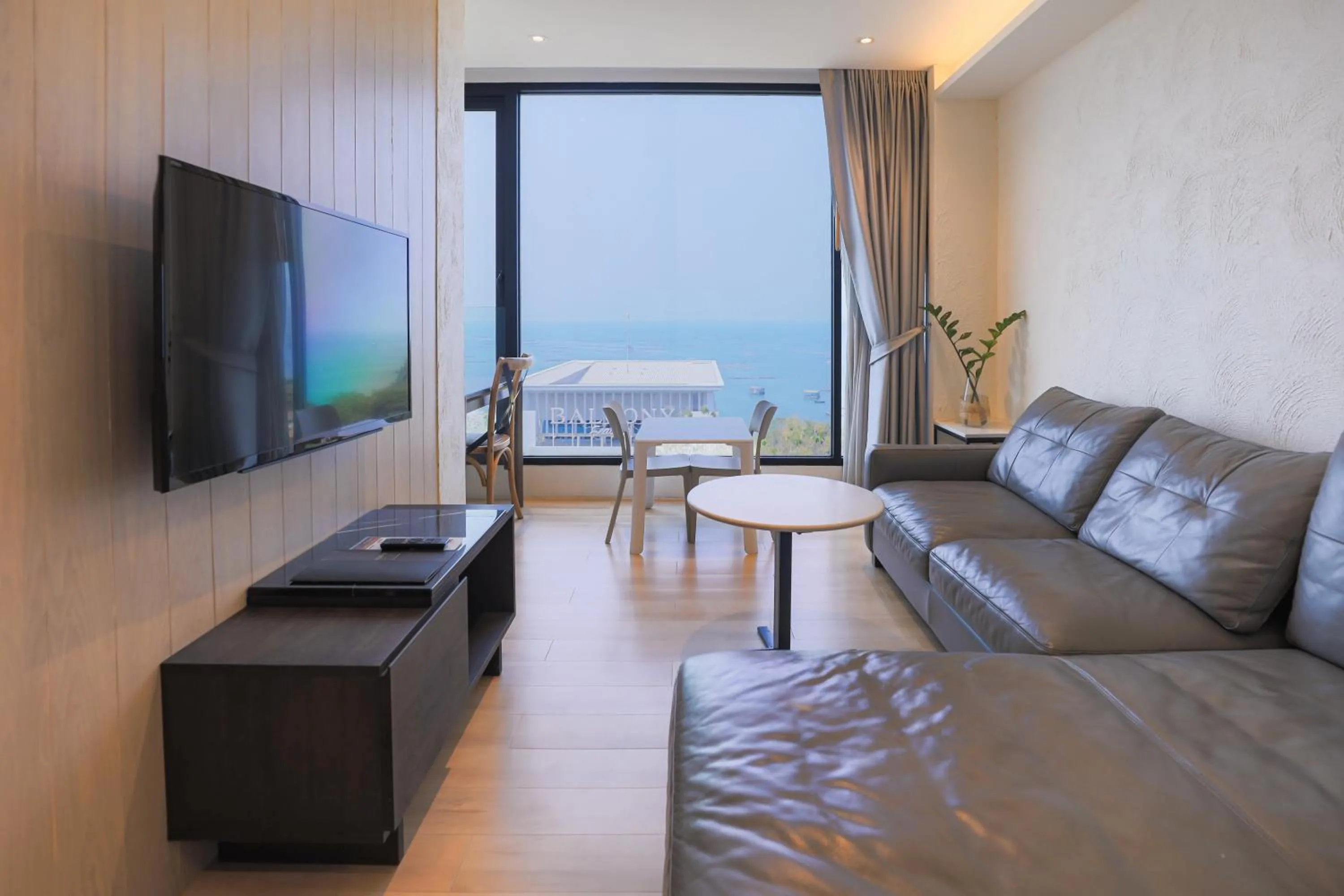 Living room in Balcony Seaside Sriracha Hotel & Serviced Apartments