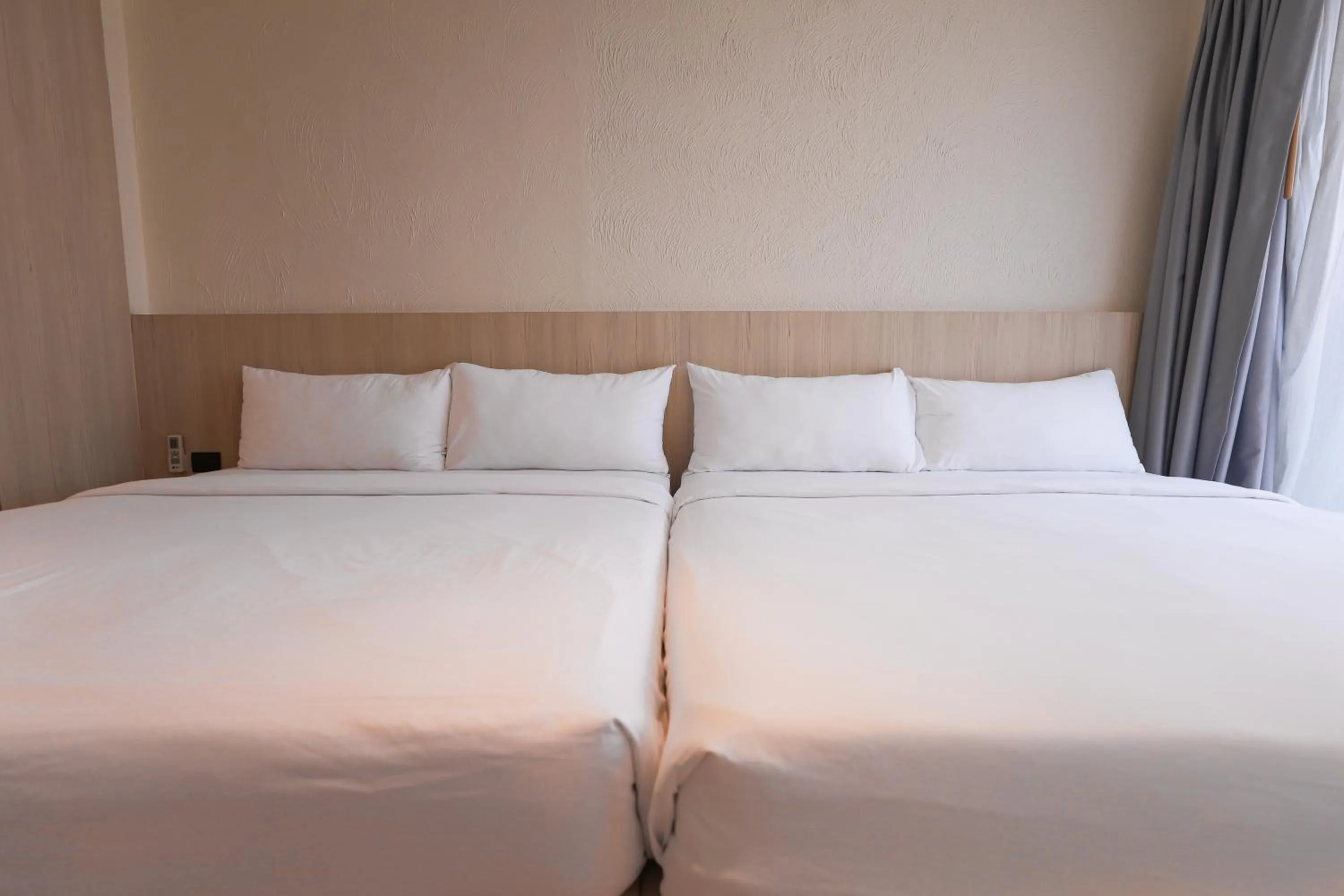 Bed in Balcony Seaside Sriracha Hotel & Serviced Apartments