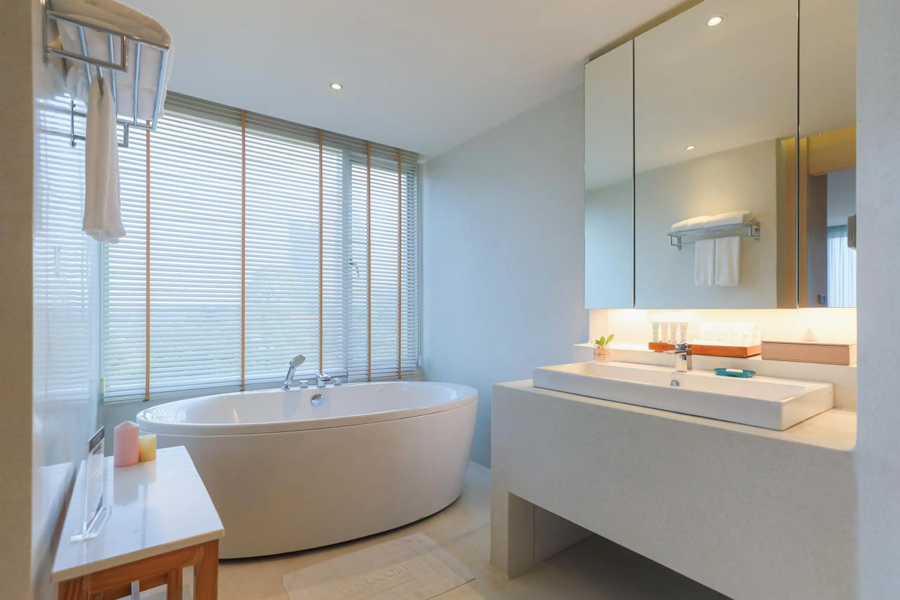 Bathroom in Balcony Seaside Sriracha Hotel & Serviced Apartments