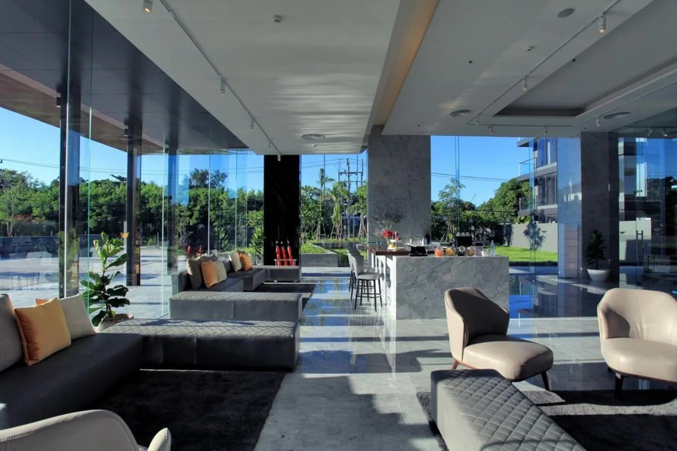 Lobby or reception in Balcony Seaside Sriracha Hotel & Serviced Apartments