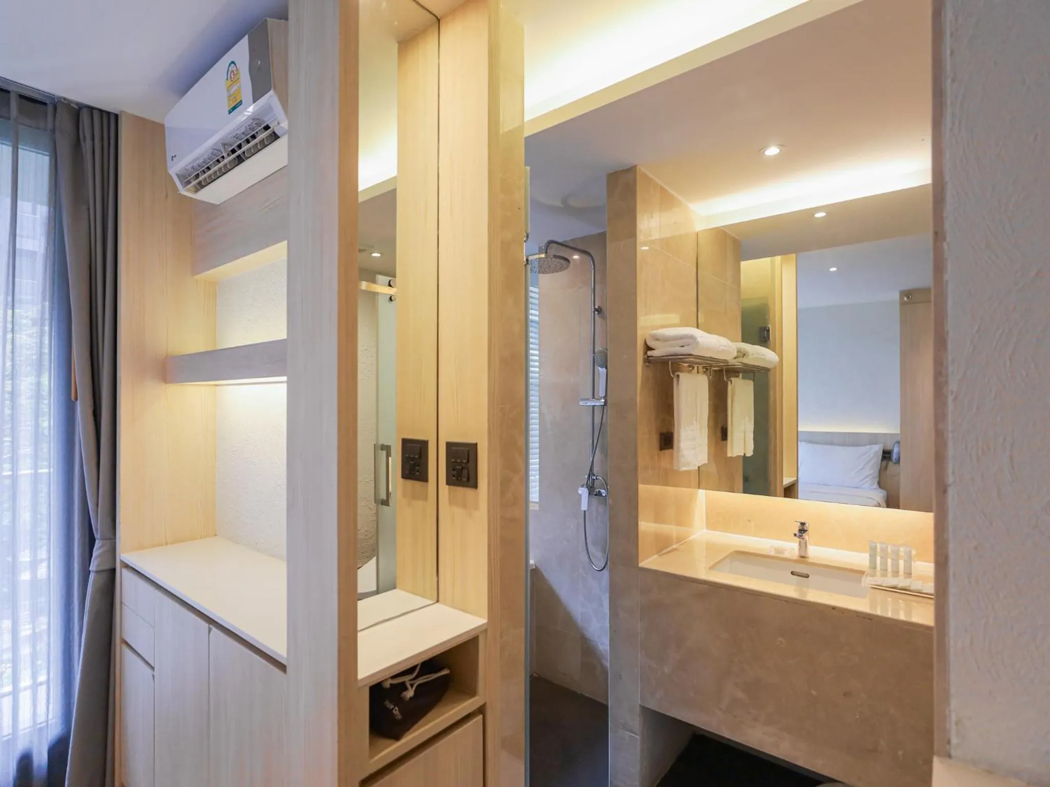 Shower in Balcony Seaside Sriracha Hotel & Serviced Apartments