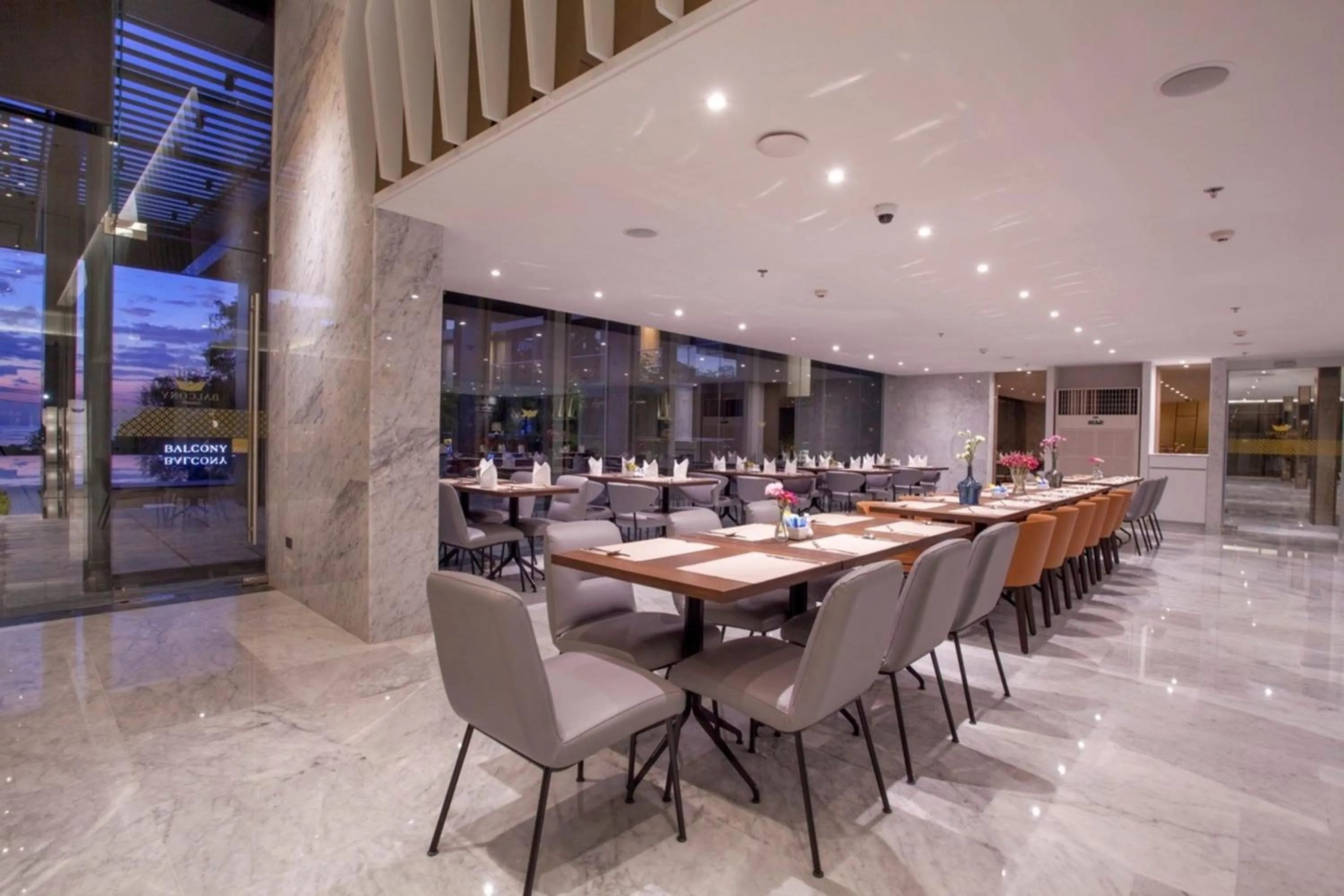 Restaurant/places to eat in Balcony Seaside Sriracha Hotel & Serviced Apartments