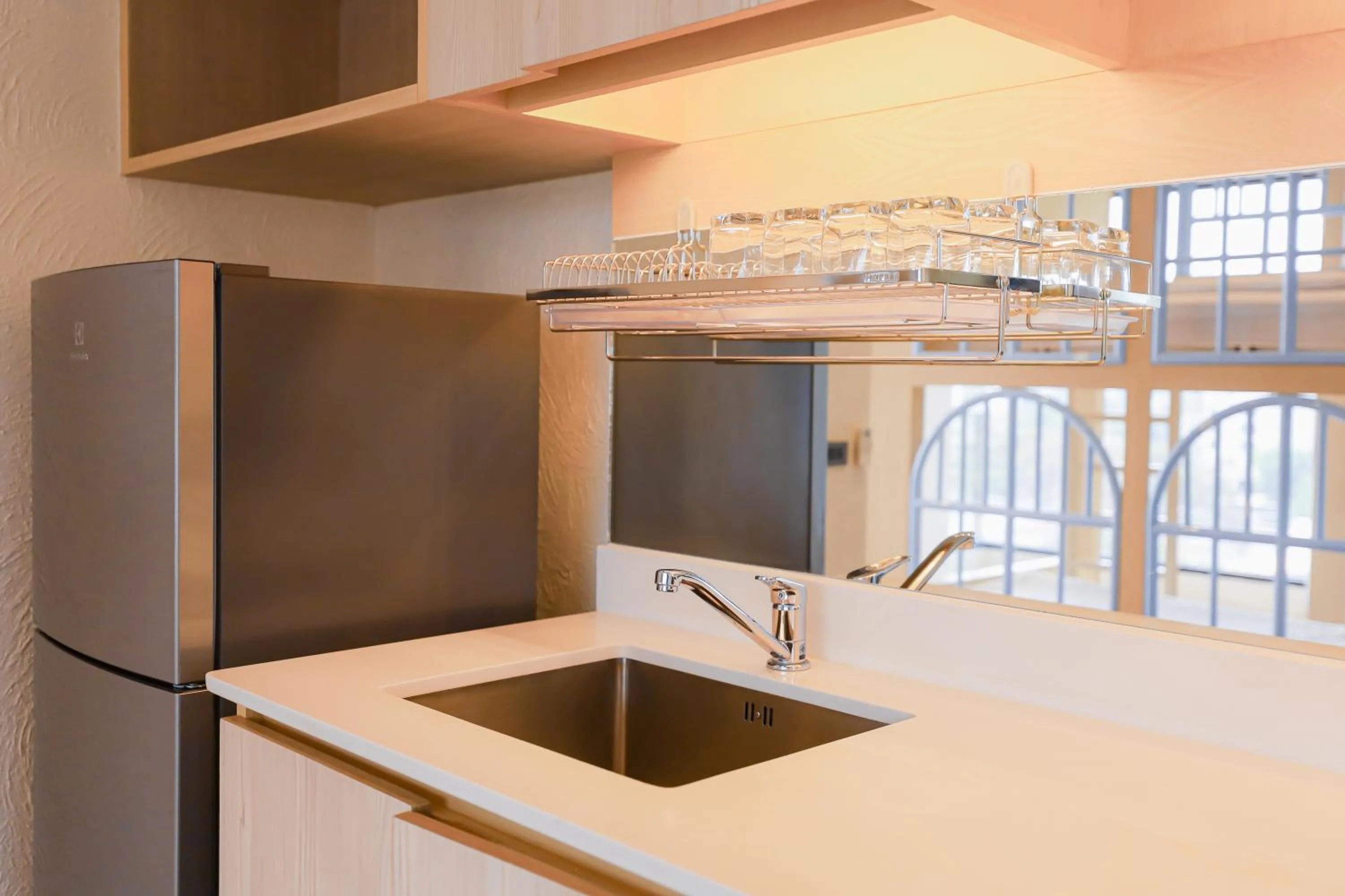 Kitchen or kitchenette in Balcony Seaside Sriracha Hotel & Serviced Apartments