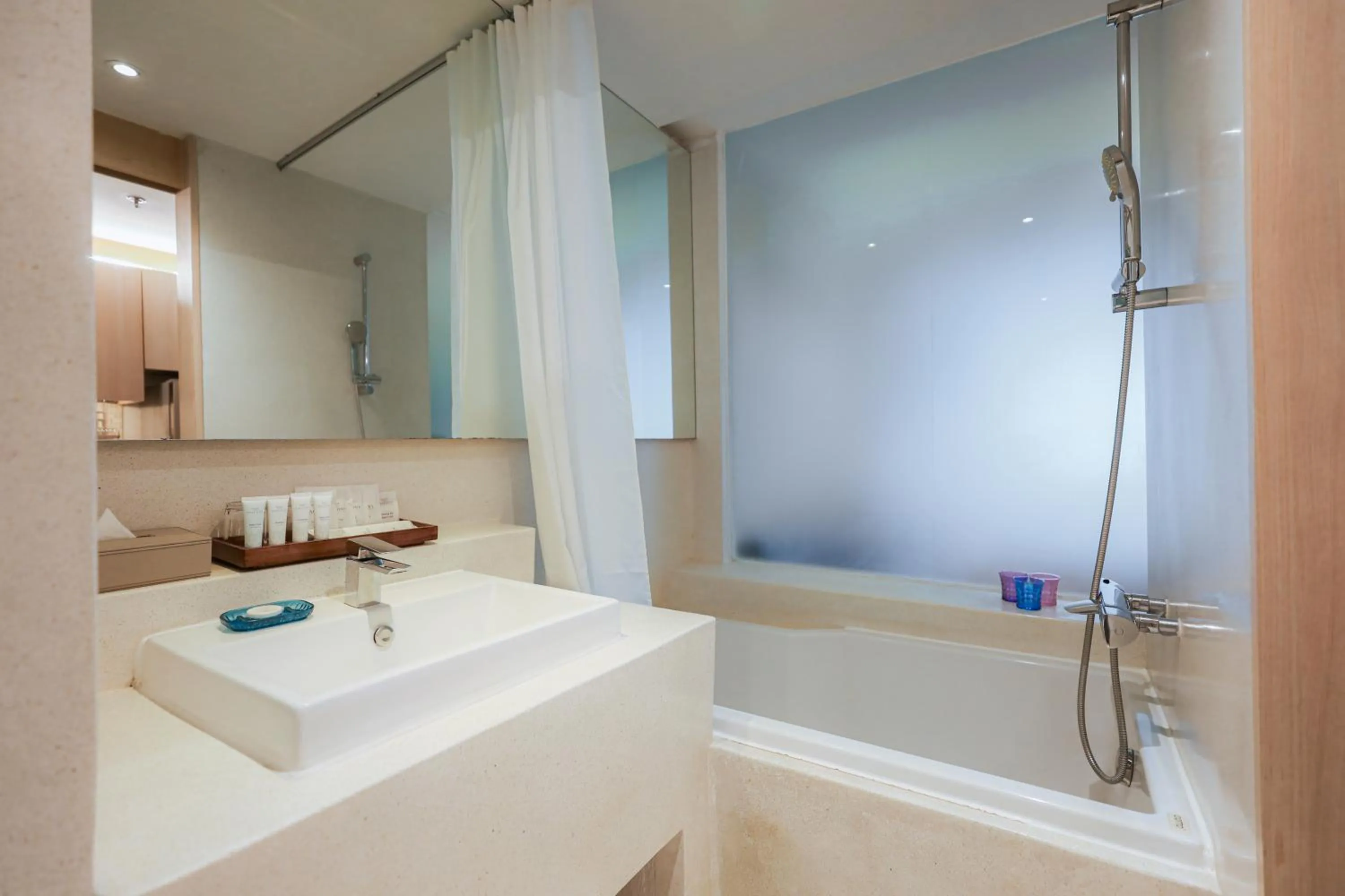 Bathroom in Balcony Seaside Sriracha Hotel & Serviced Apartments