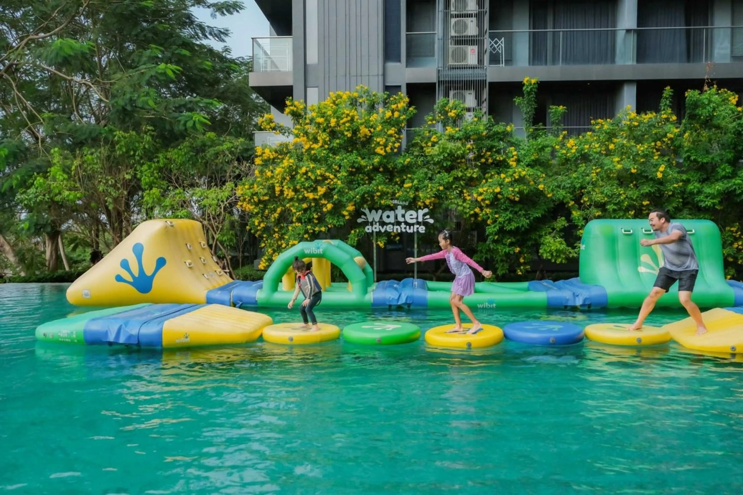 Swimming pool in Balcony Seaside Sriracha Hotel & Serviced Apartments