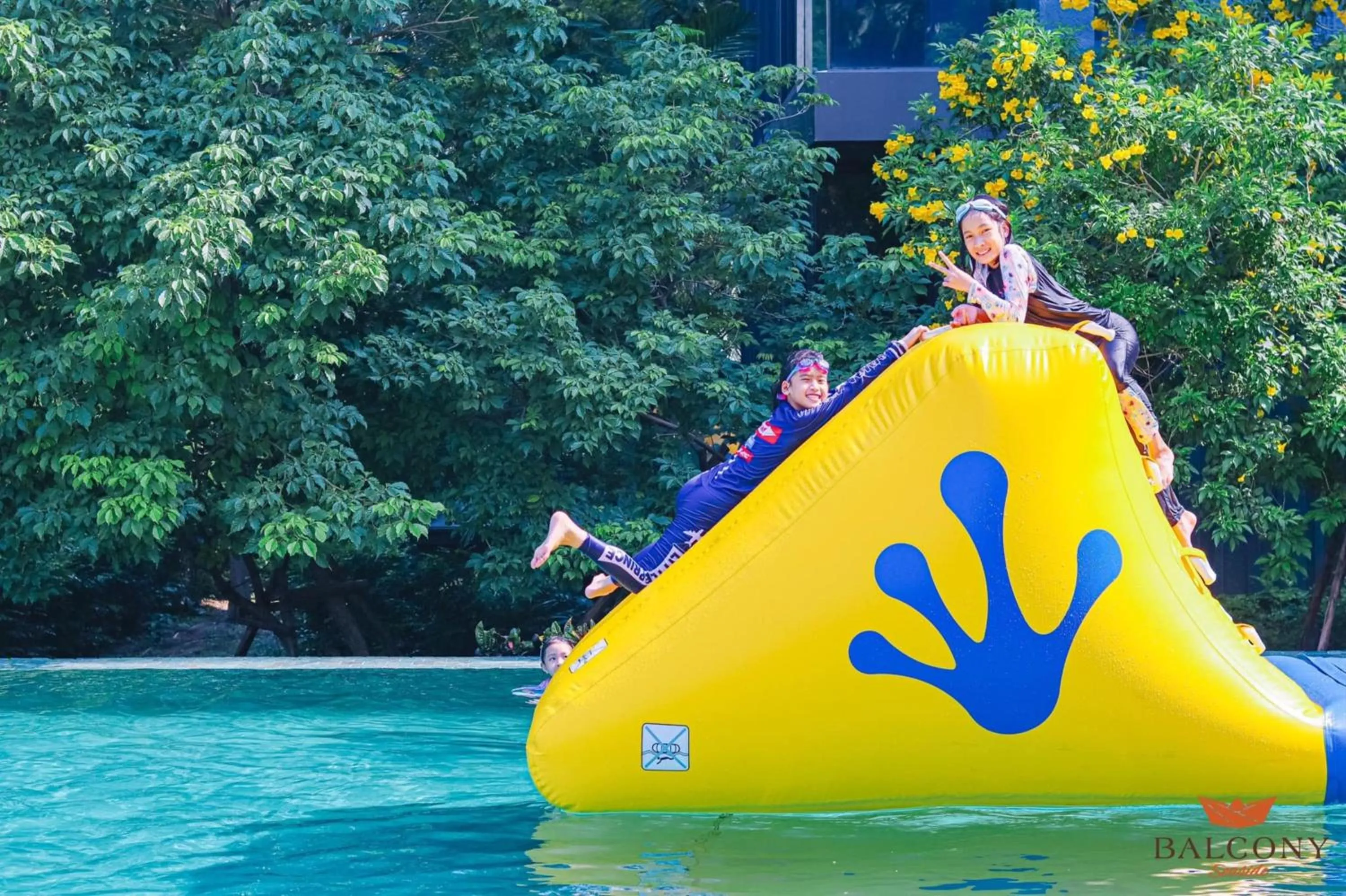 Swimming pool in Balcony Seaside Sriracha Hotel & Serviced Apartments