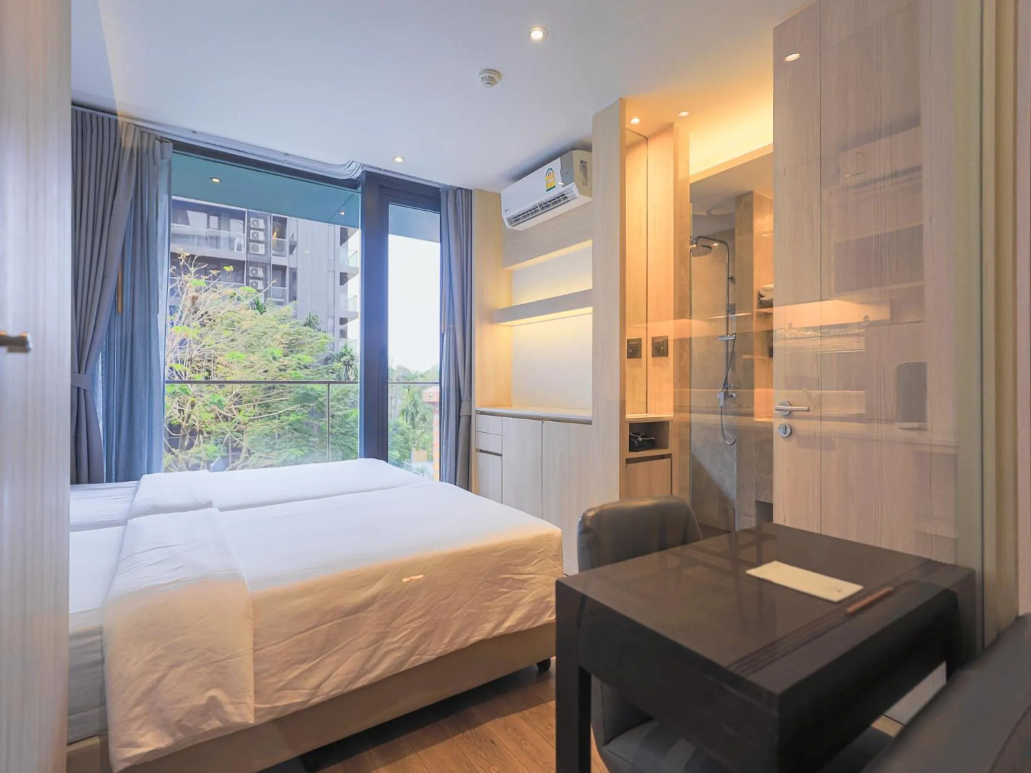 Bed in Balcony Seaside Sriracha Hotel & Serviced Apartments