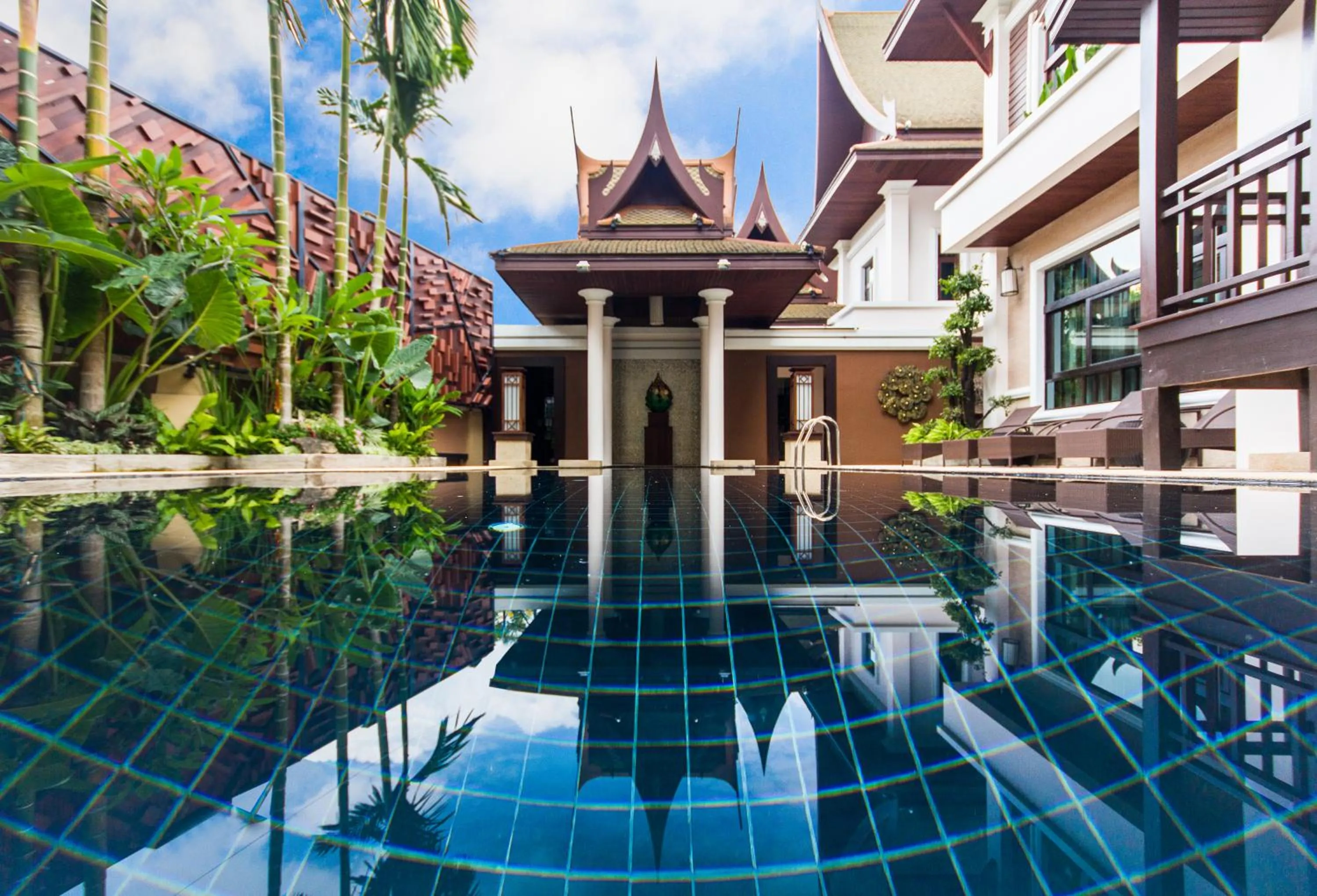Swimming pool in Sireeampan Boutique Resort and Spa