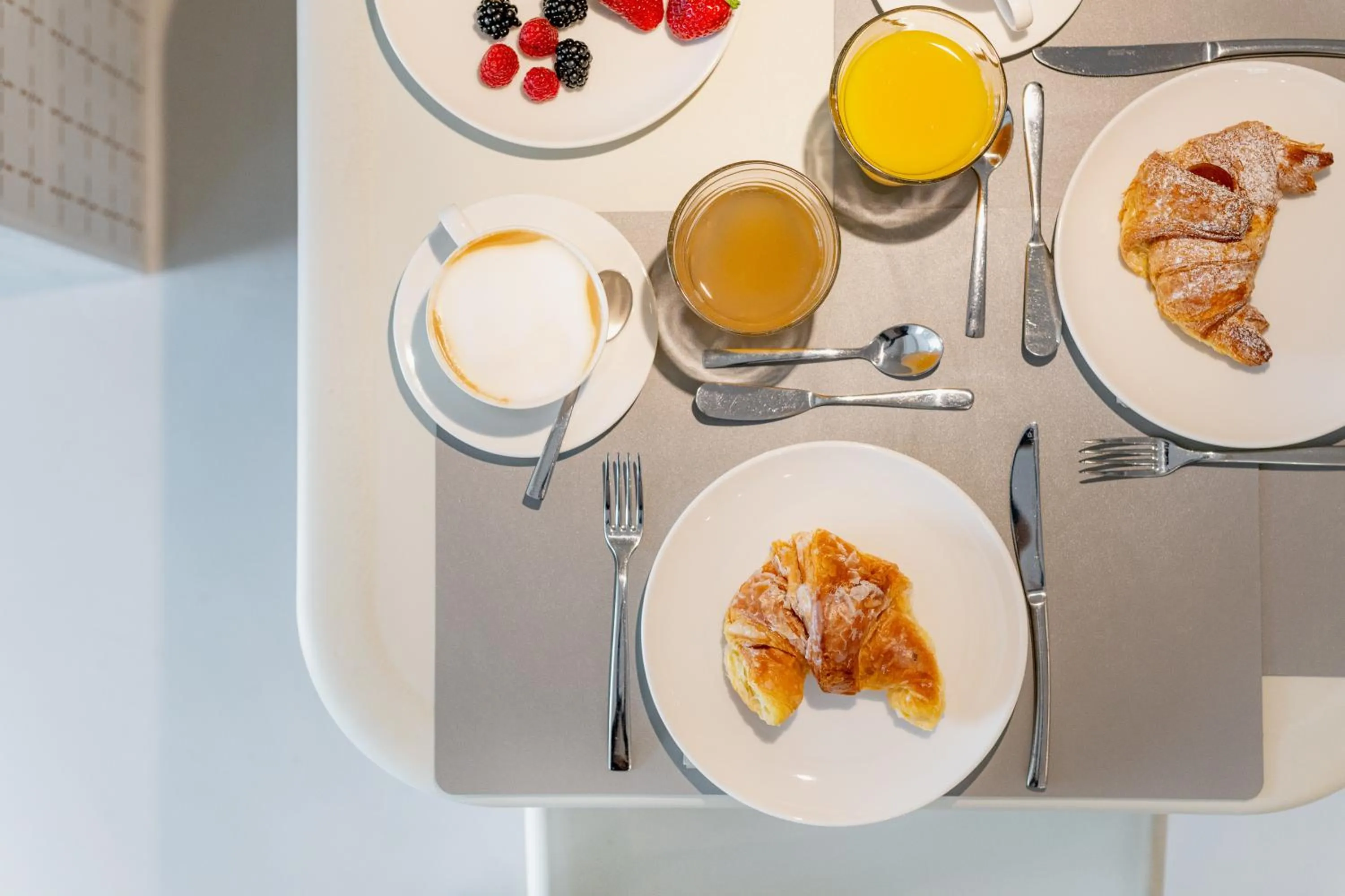 Breakfast in Villa Fedora Luxury Suites