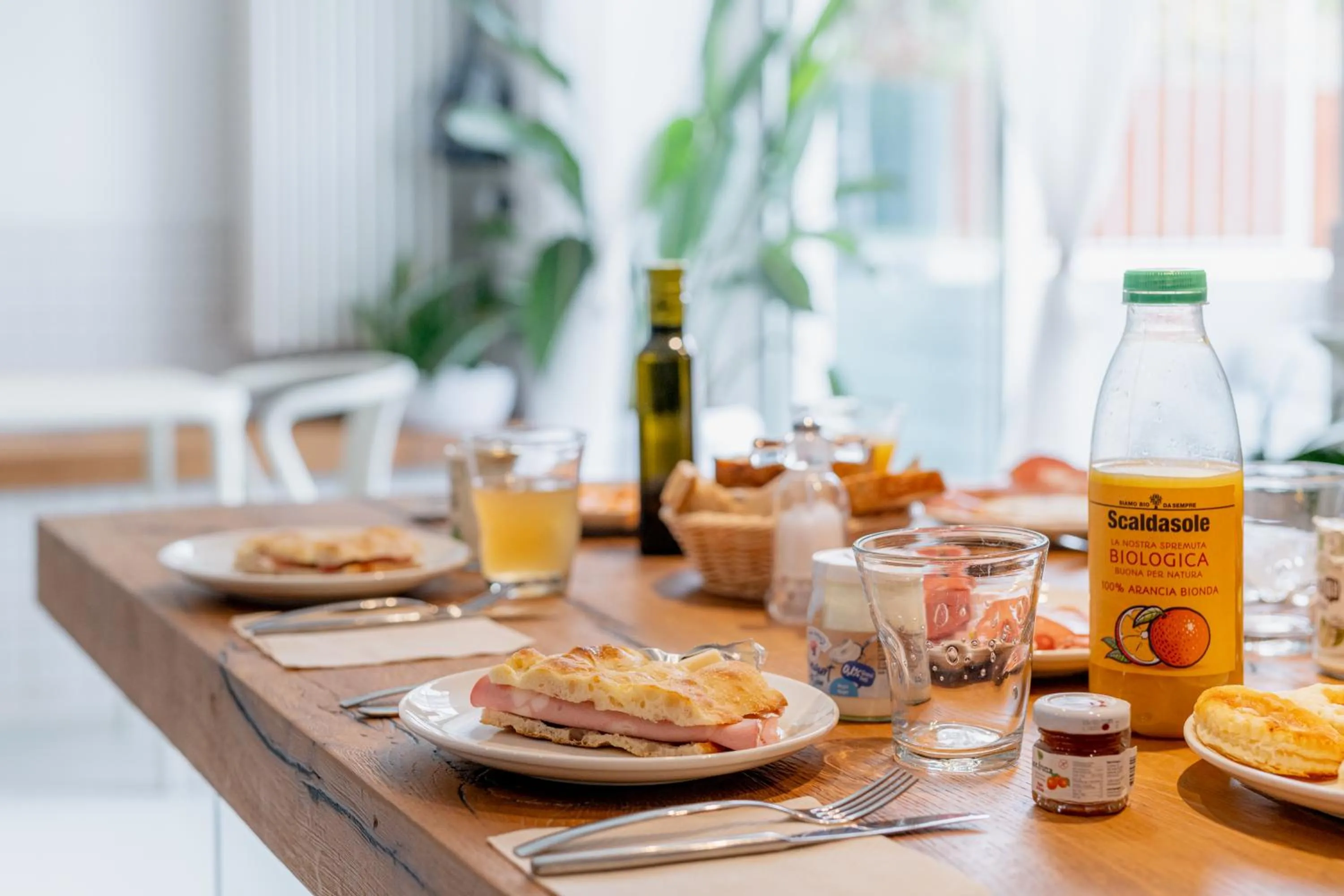 Breakfast in Villa Fedora Luxury Suites