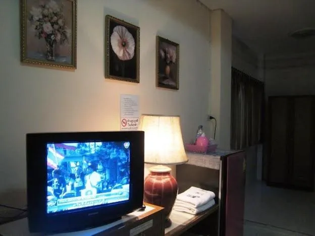 TV and multimedia in Choktawee Mansion Lampang
