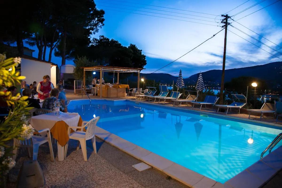 Swimming pool in Residence Vacanza Mare