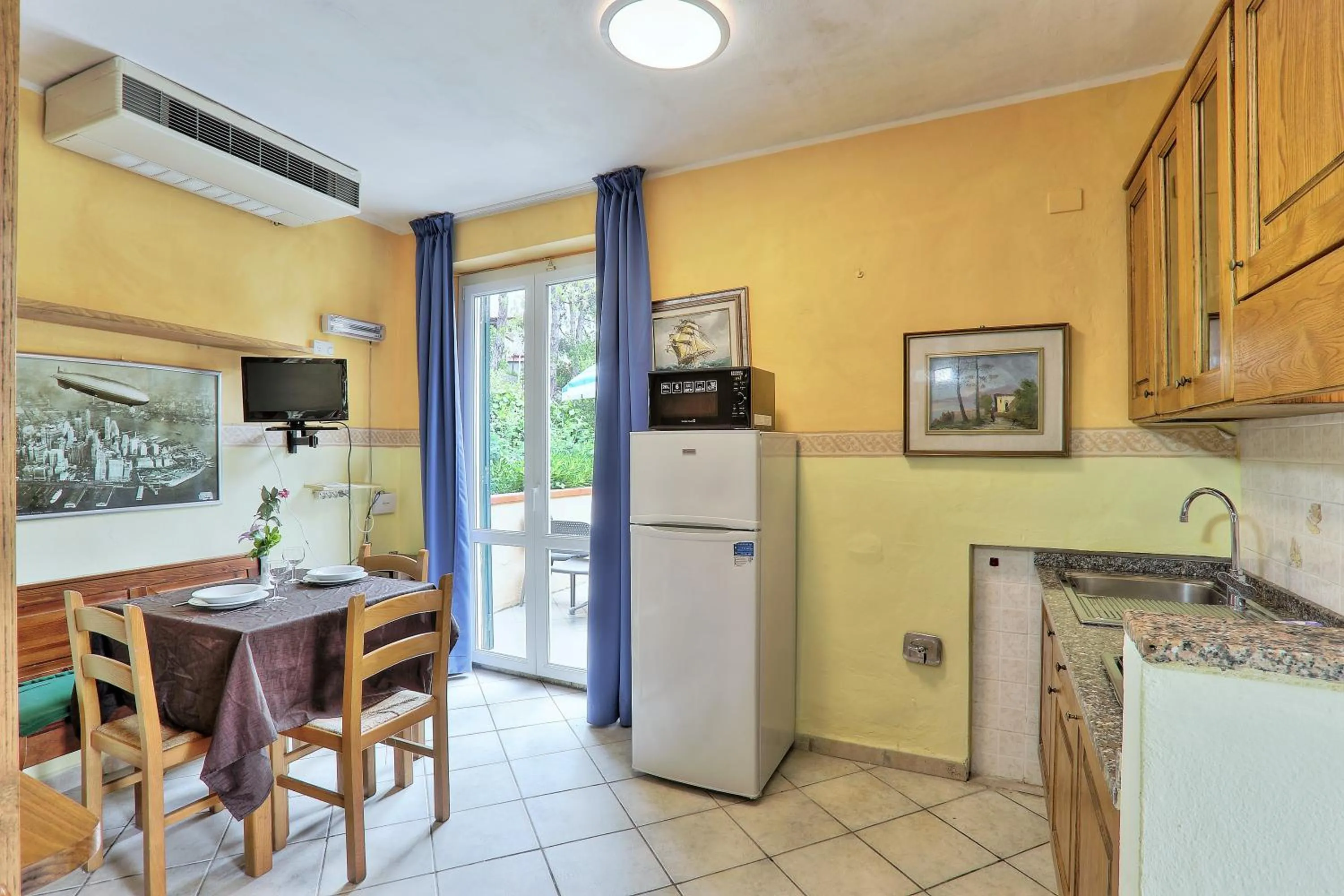 Kitchen or kitchenette in Residence Vacanza Mare