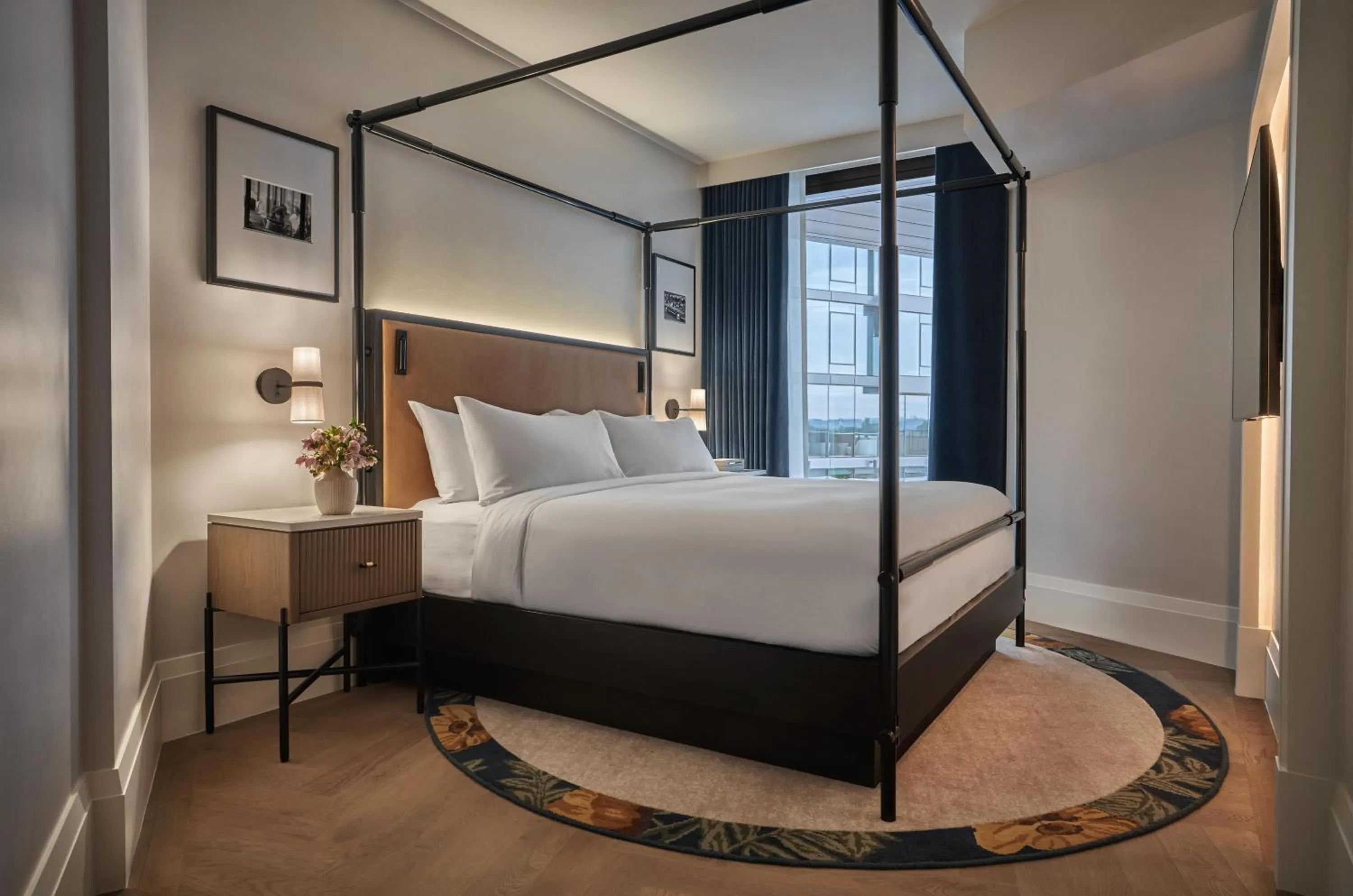 Photo of the whole room, Bed in Pendry Washington DC - The Wharf