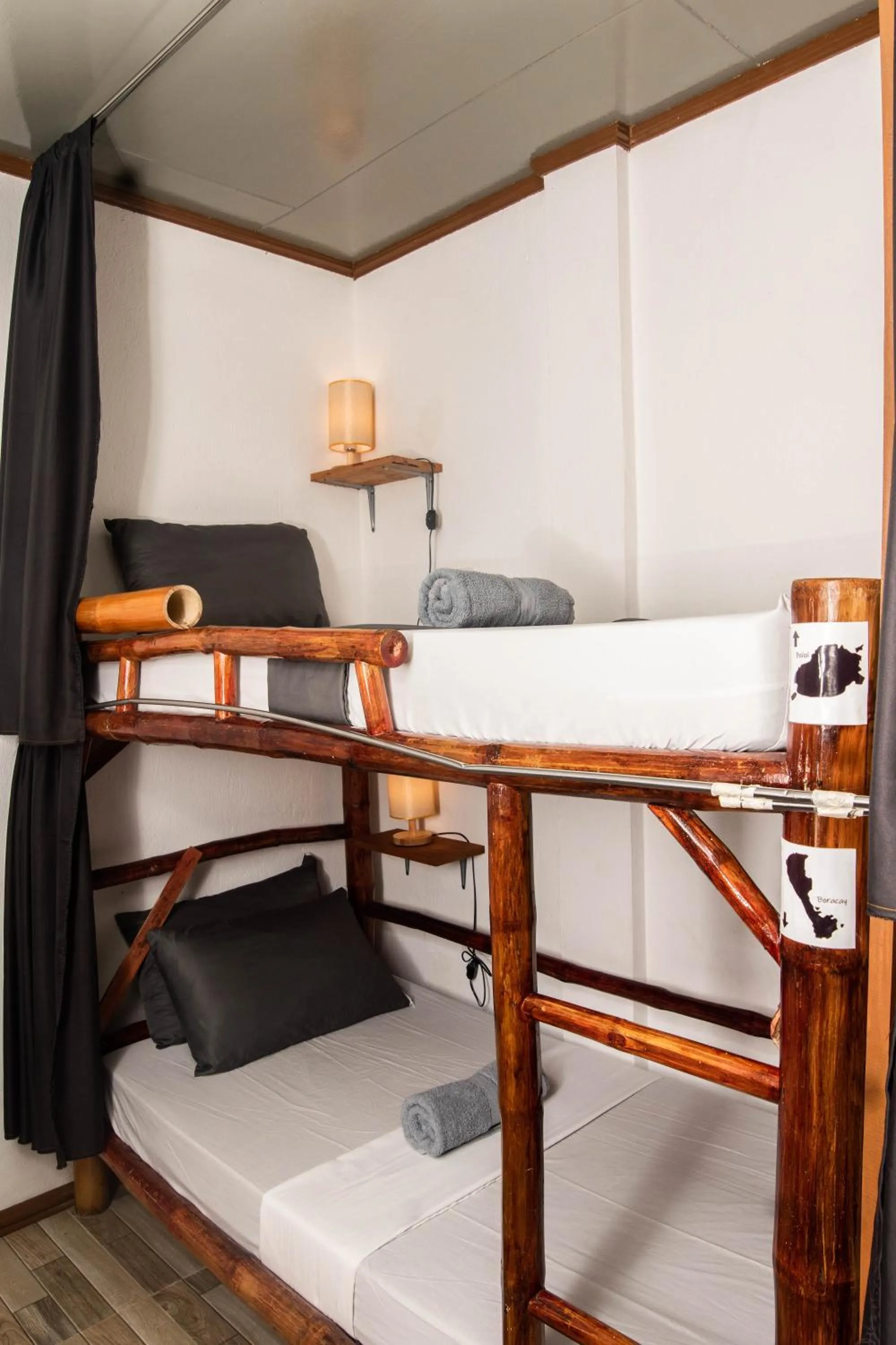 bunk bed, Bed in Ohlala Hostel