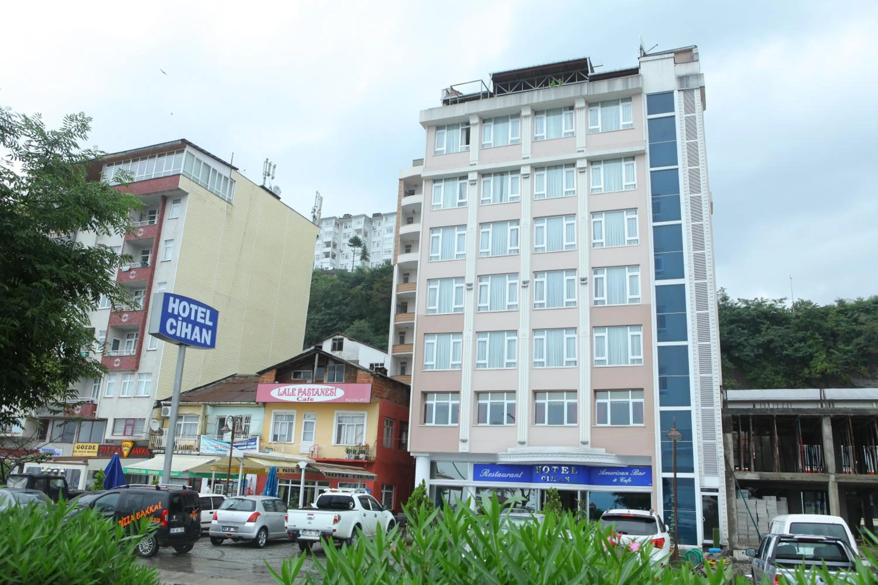 Facade/entrance in Cihan Hotel