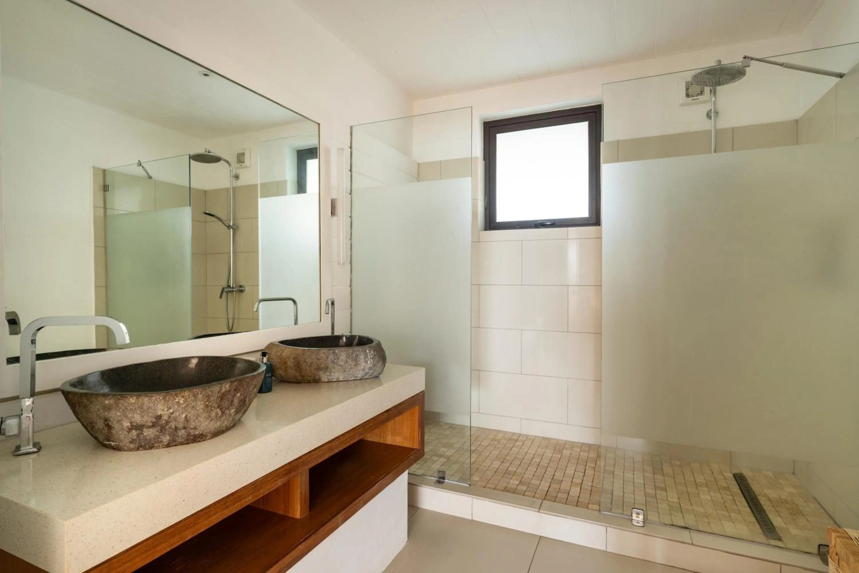 Bathroom in Constance Sakoa Boutik