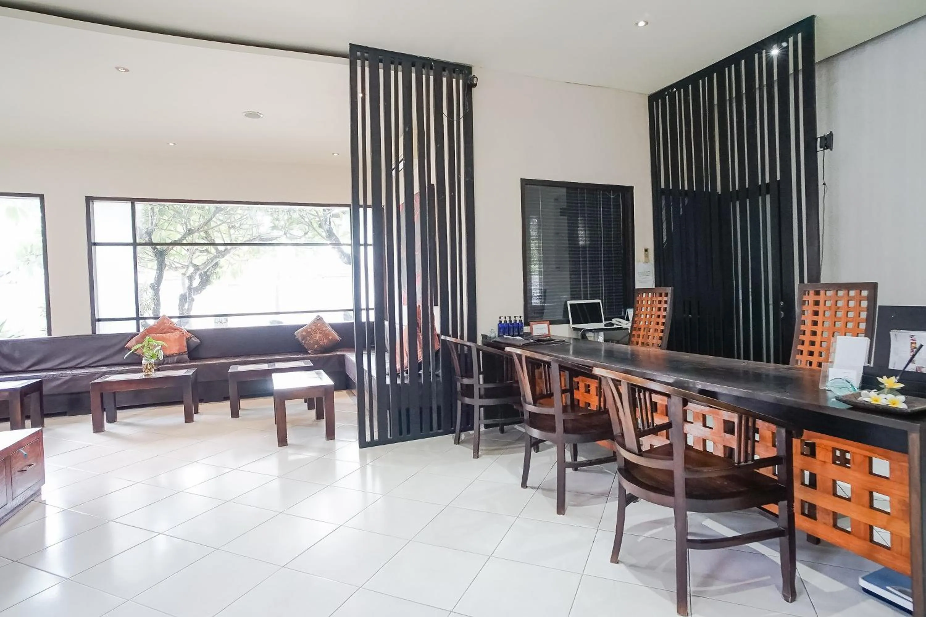 Seating area in Queen Rose Villa & Spa