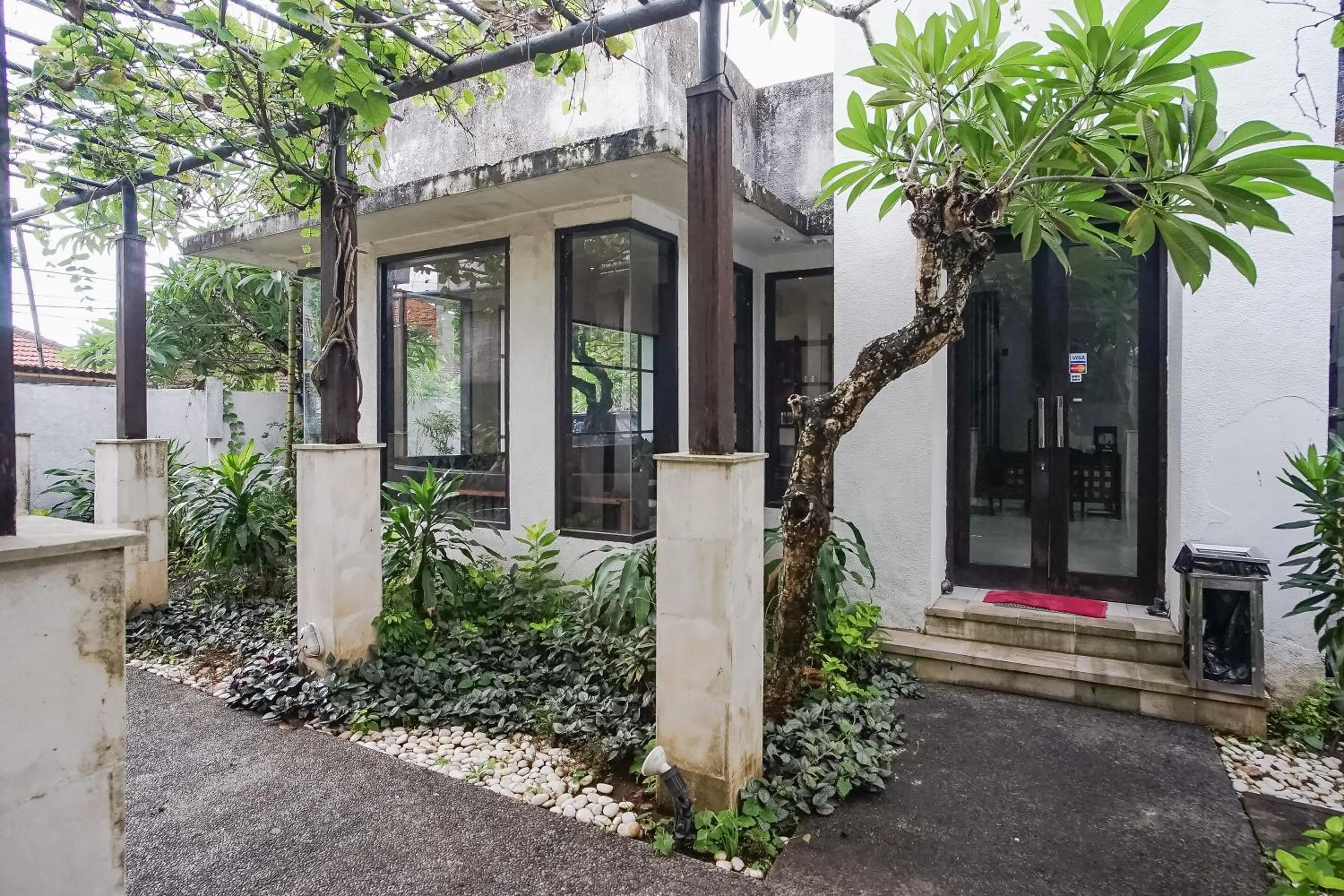 Property building in Queen Rose Villa & Spa