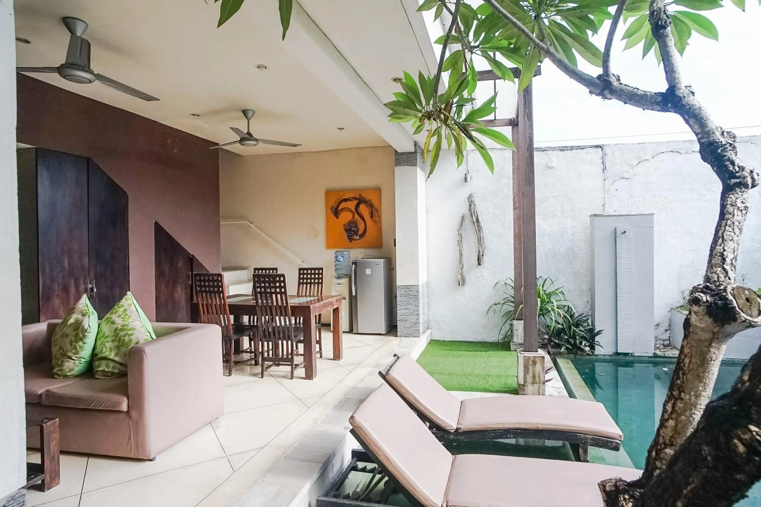 Swimming pool in Queen Rose Villa & Spa