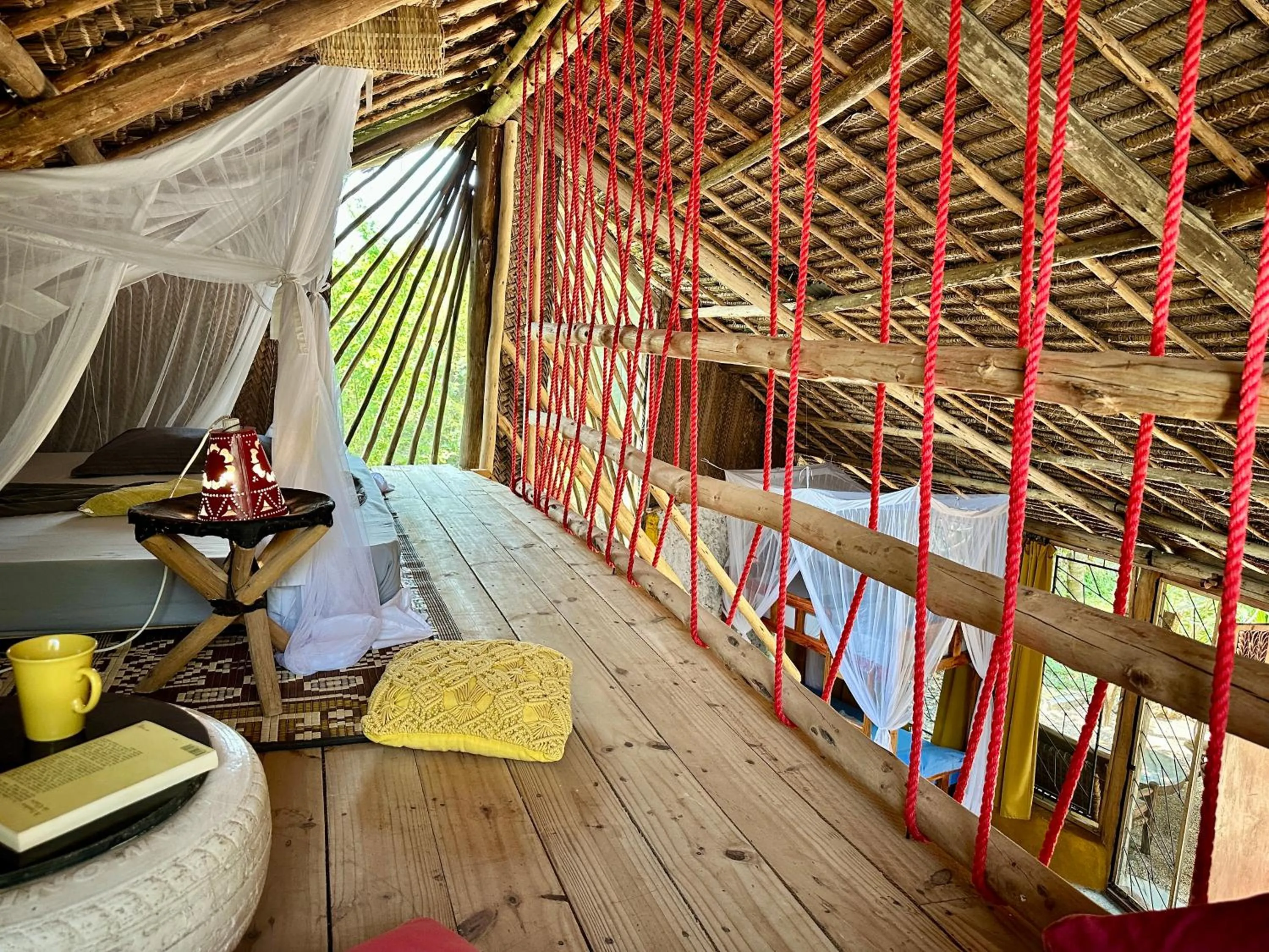 Bed in Kameleon Blue