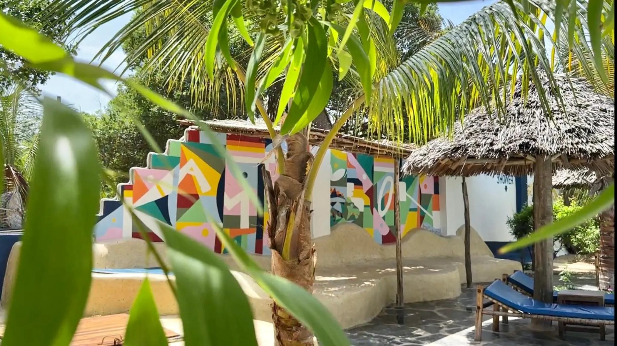 Swimming pool in Kameleon Blue