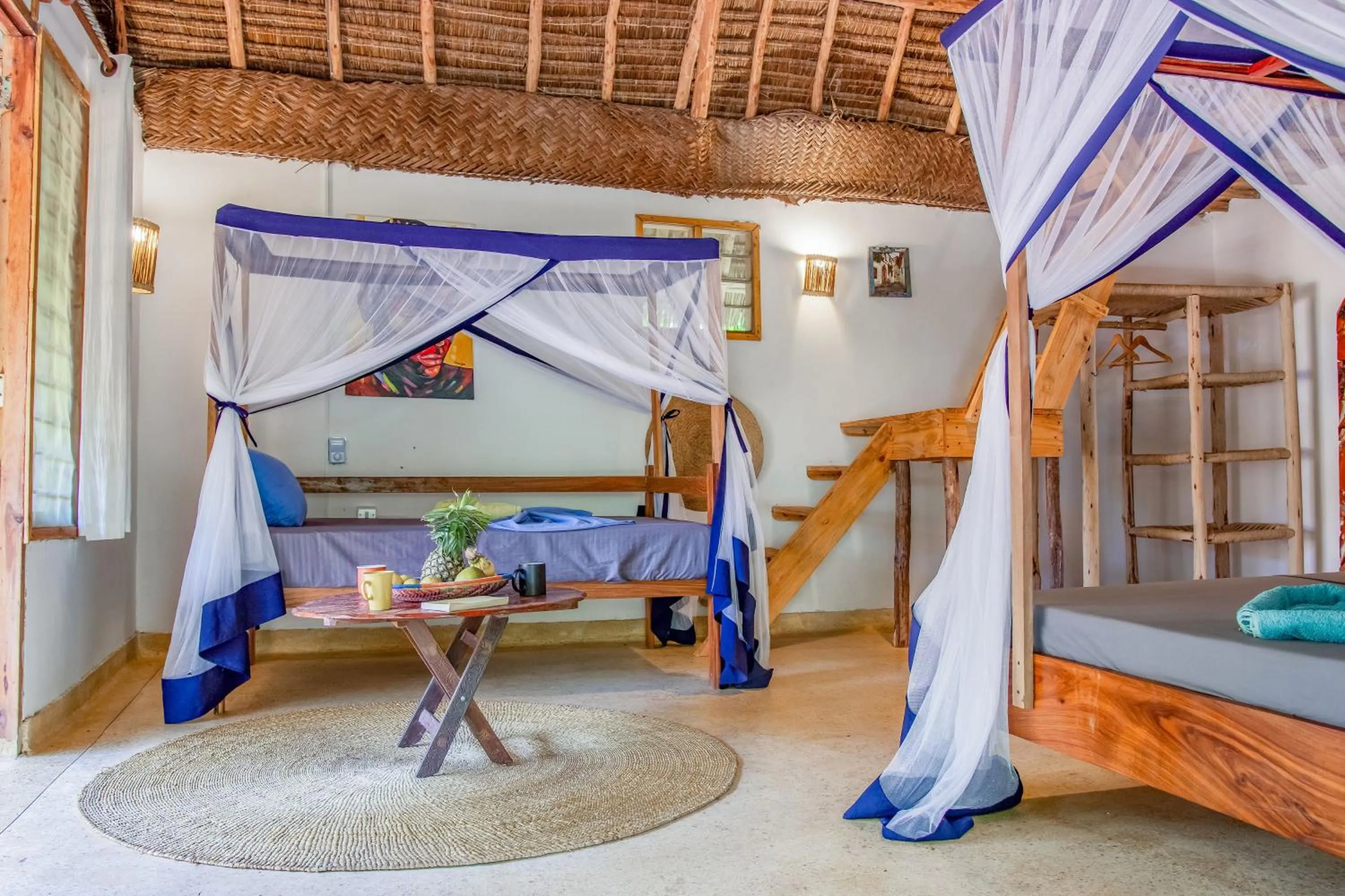 Photo of the whole room in Kameleon Blue