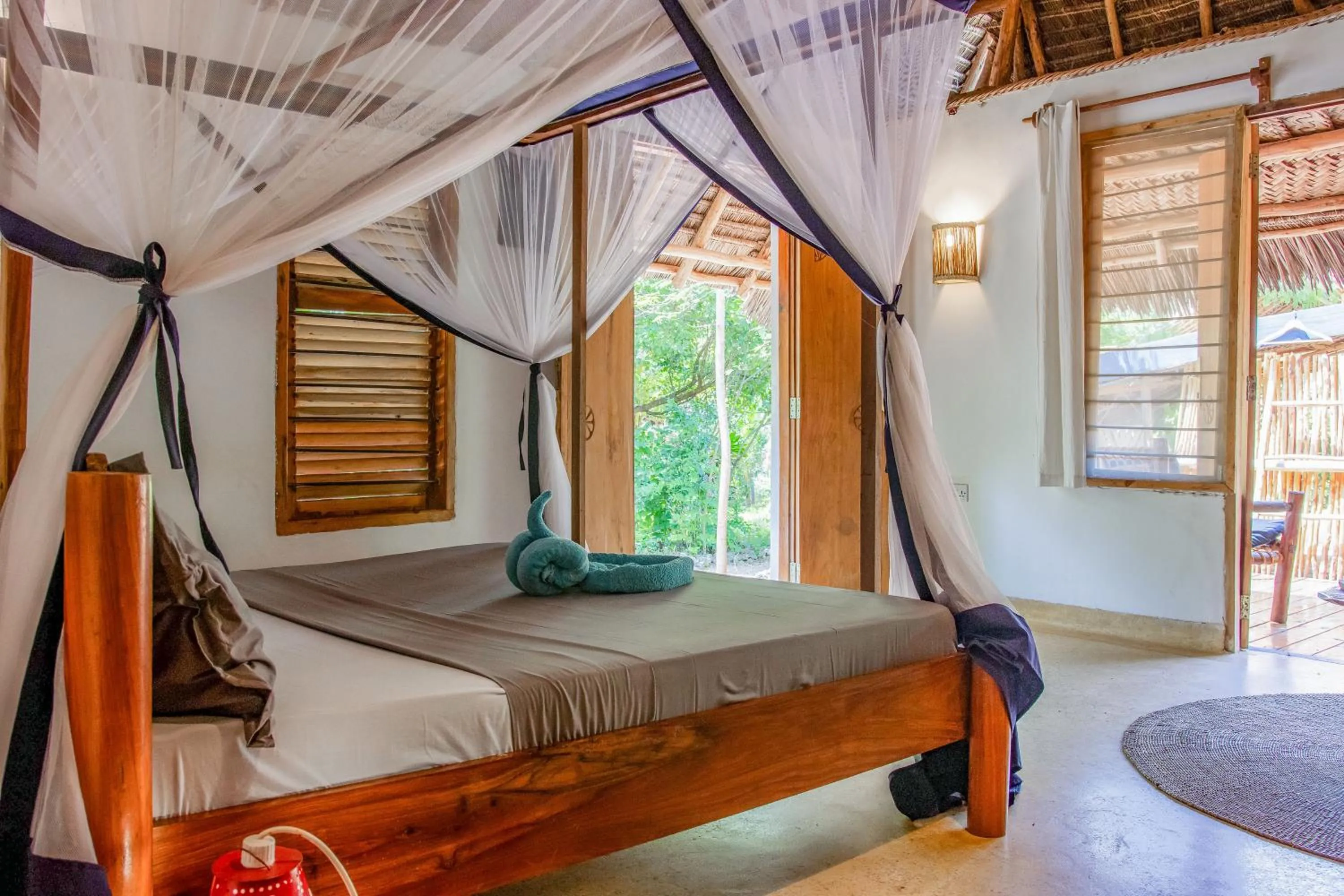 Bed in Kameleon Blue