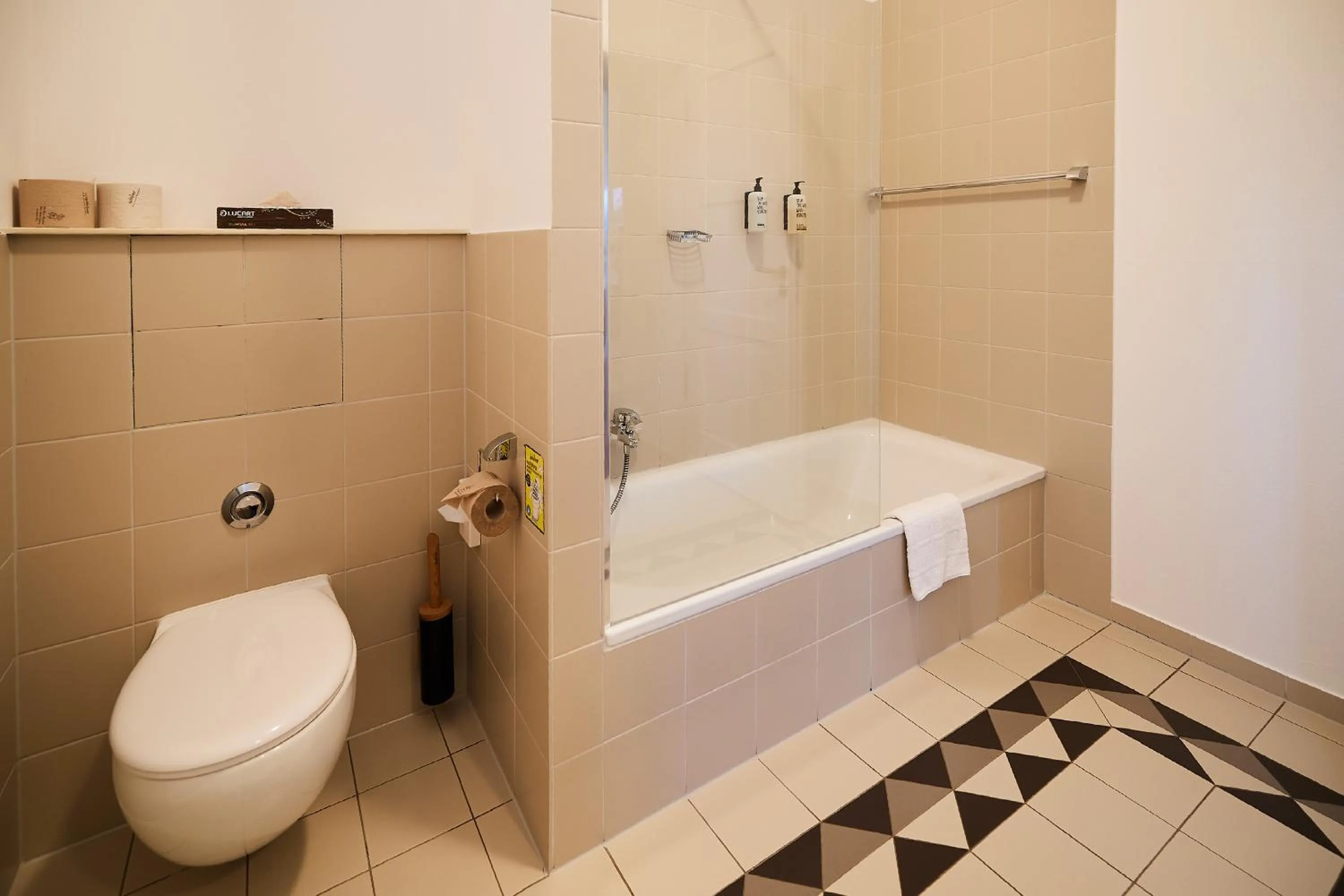 Bathroom in ahead burghotel