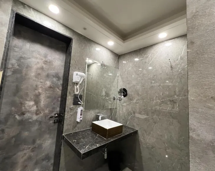 Bathroom in Anand Resort - A luxury Private Pool Resort in Nashik