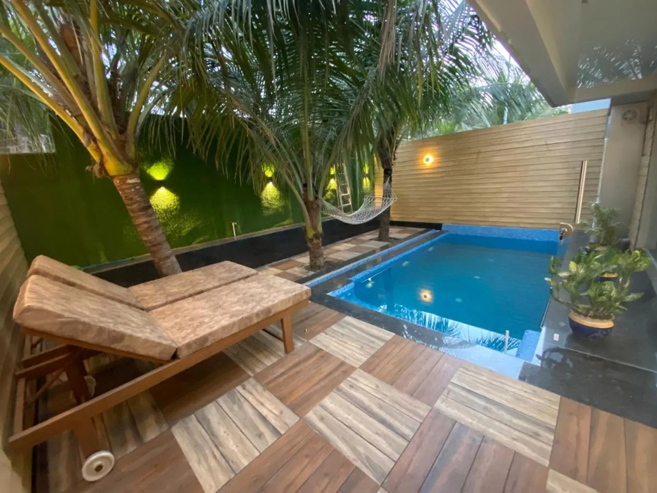 Massage in Anand Resort - A luxury Private Pool Resort in Nashik