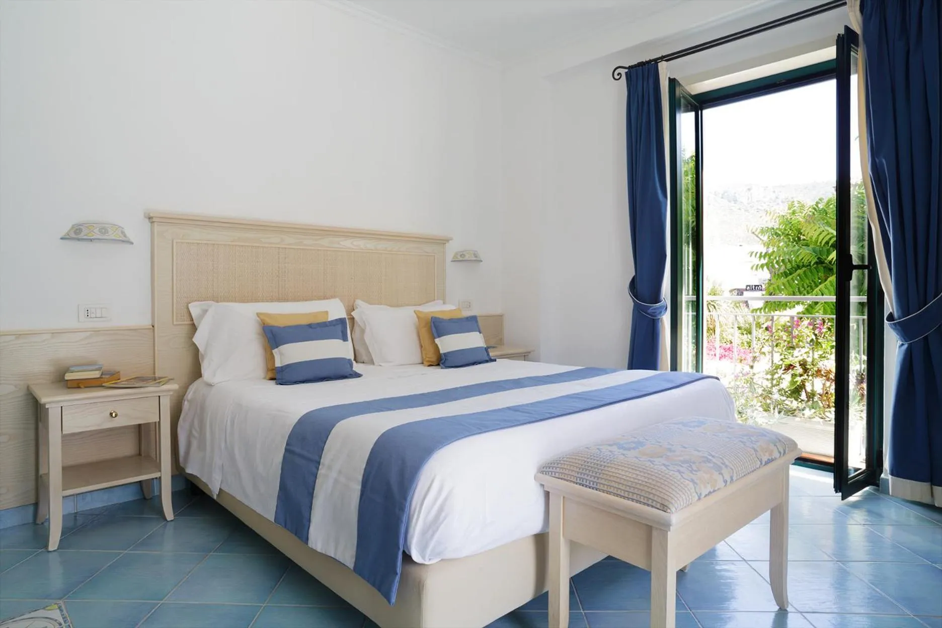 Bedroom, Bed in Hotel Aurora