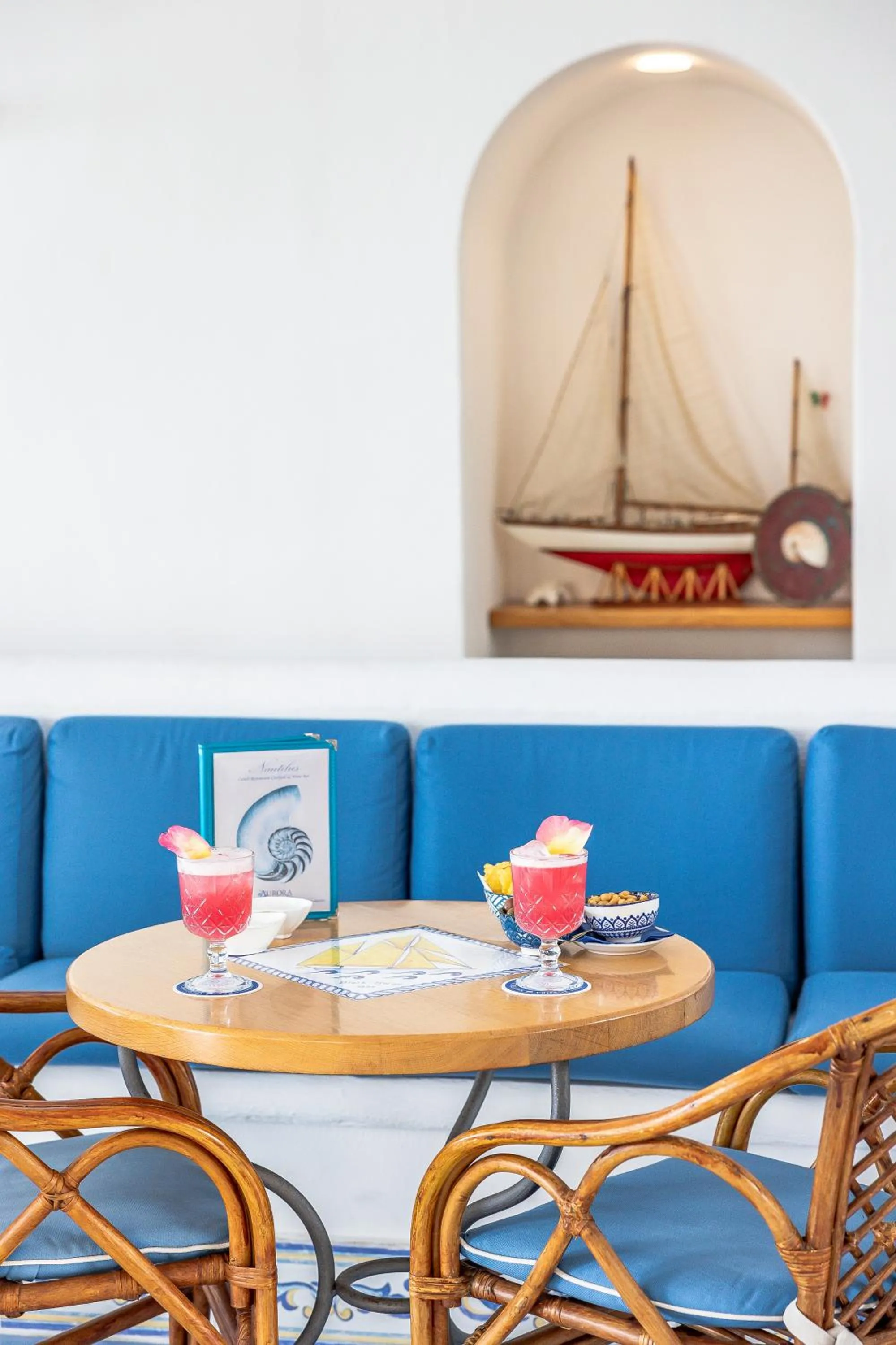 Food and drinks in Hotel Aurora