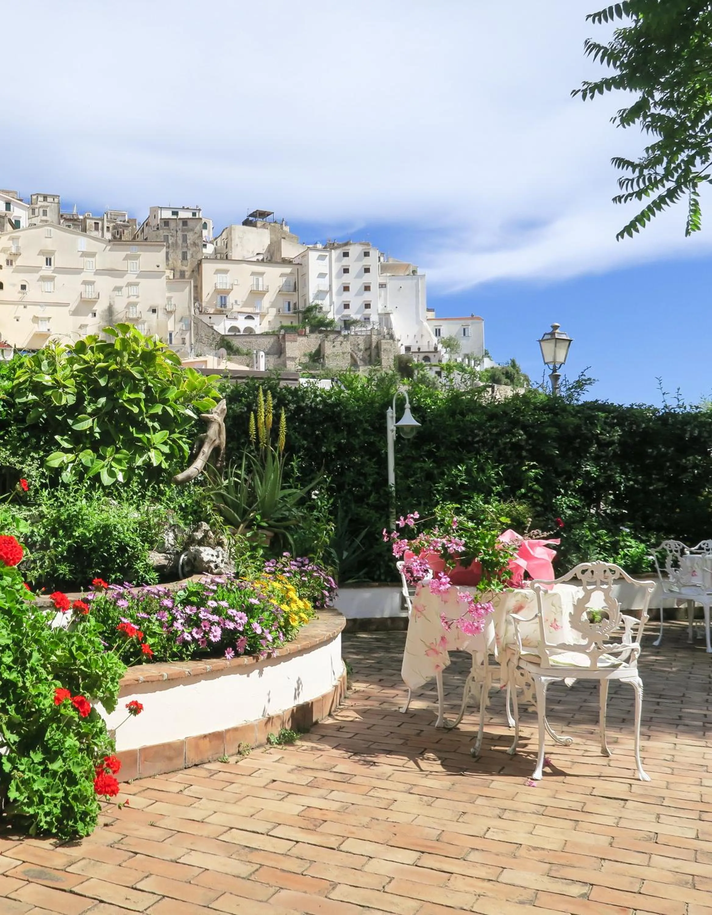 Patio in Hotel Aurora
