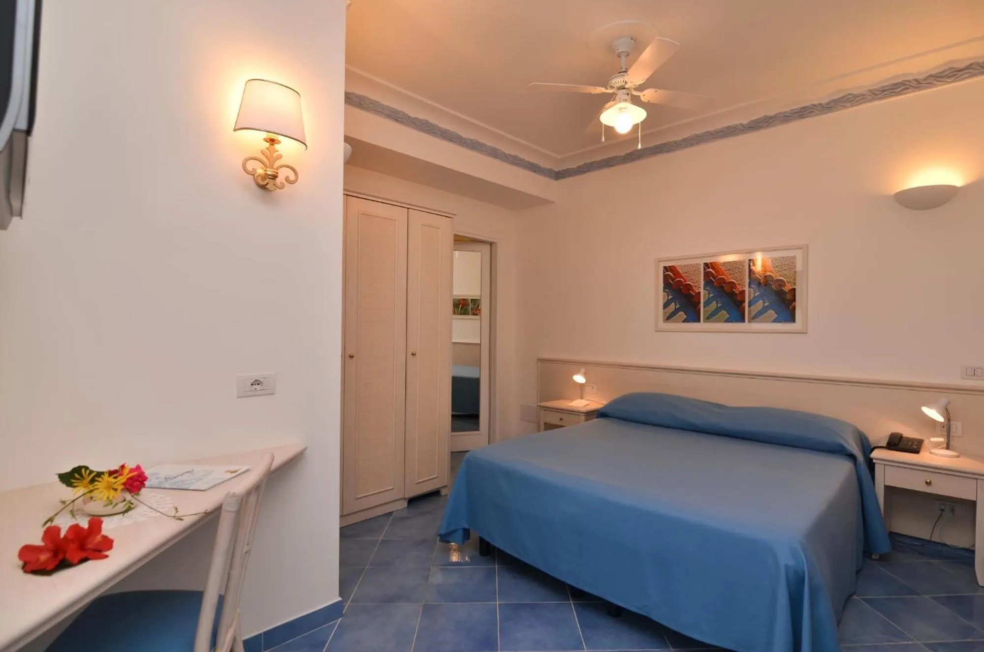 Photo of the whole room, Bed in Hotel Aurora