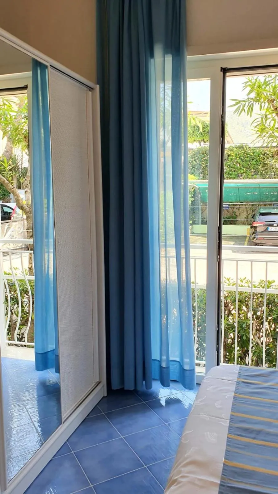 Balcony/Terrace, Bed in Hotel Aurora