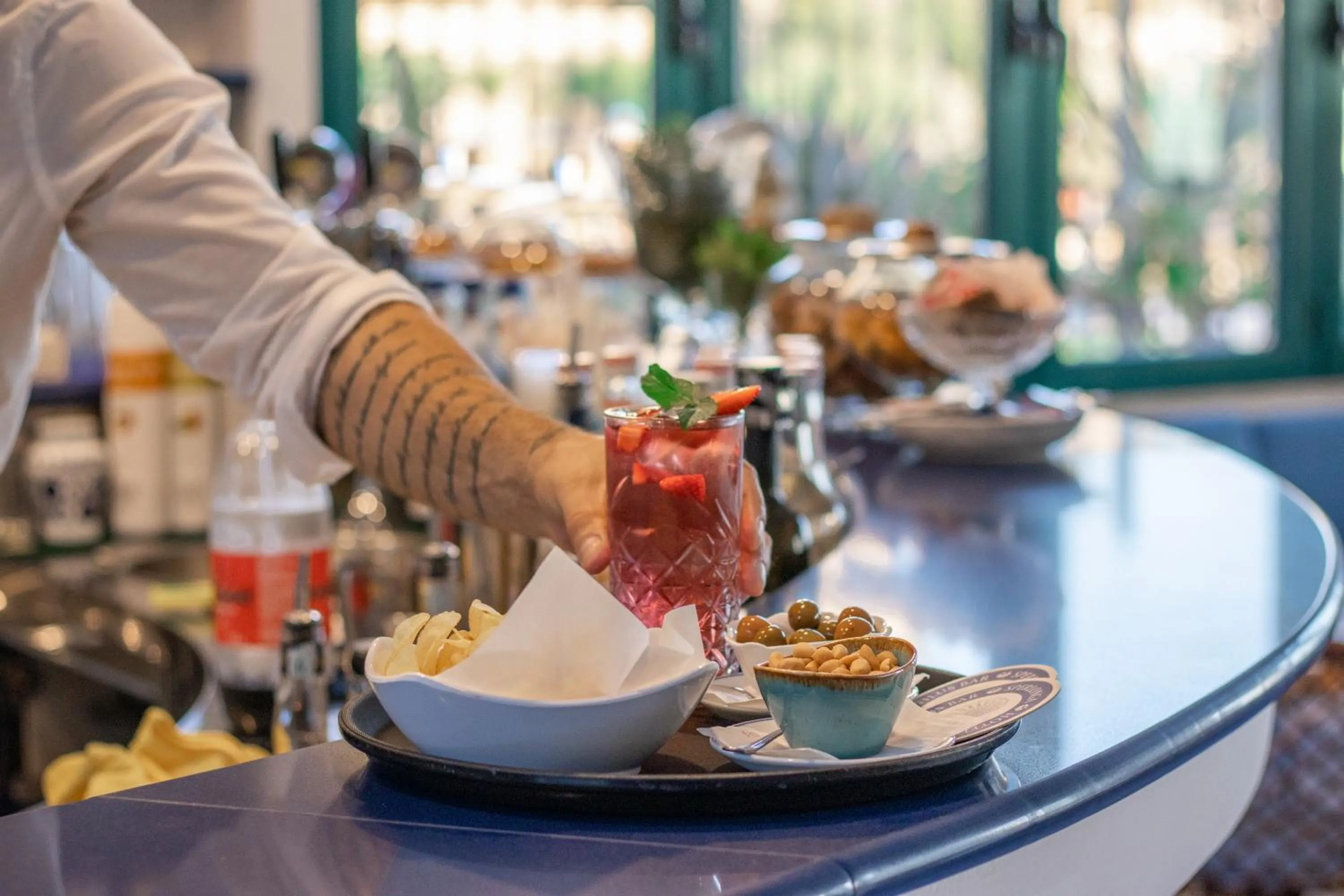 Food and drinks in Hotel Aurora