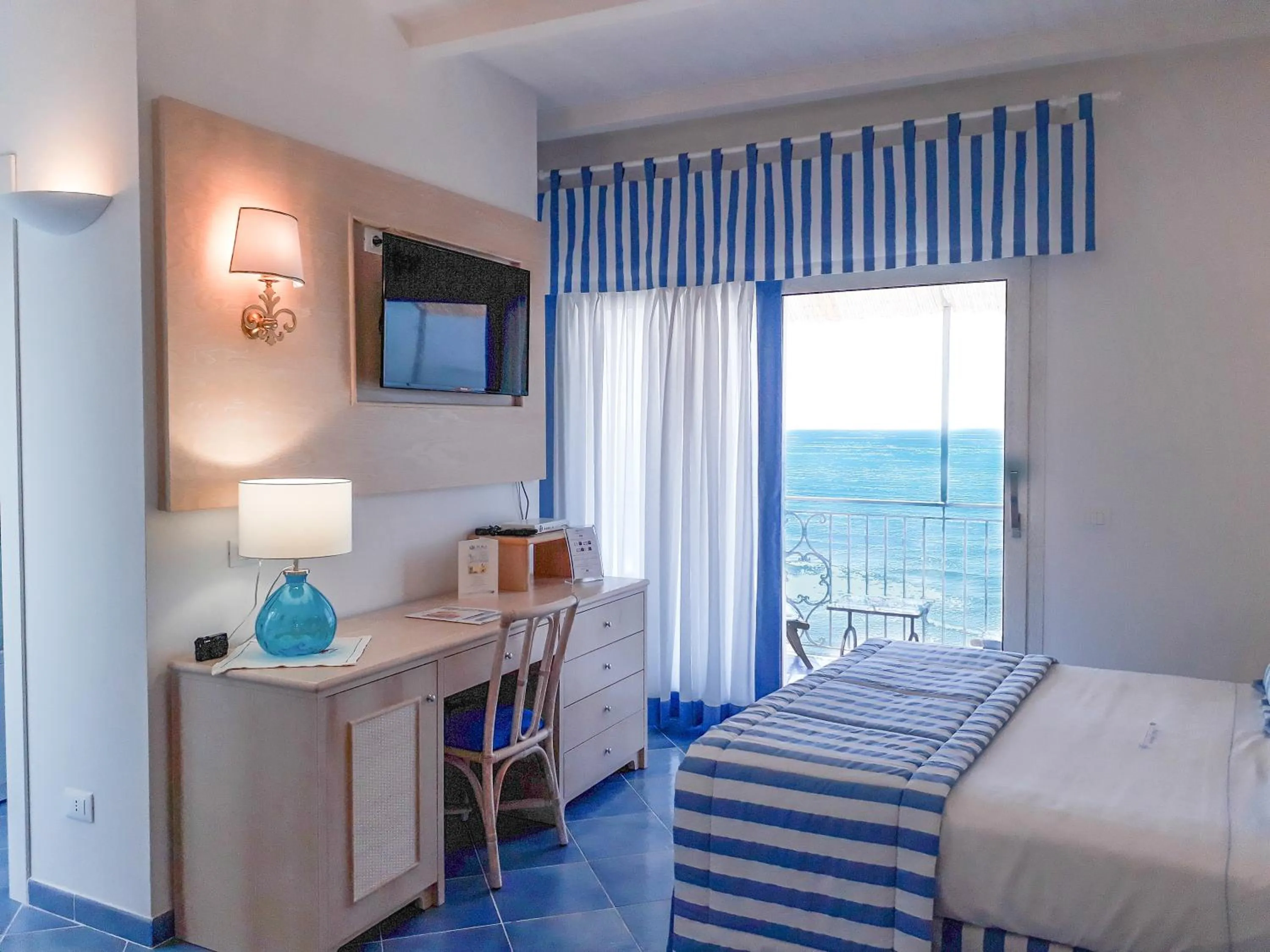 Bedroom, Bed in Hotel Aurora