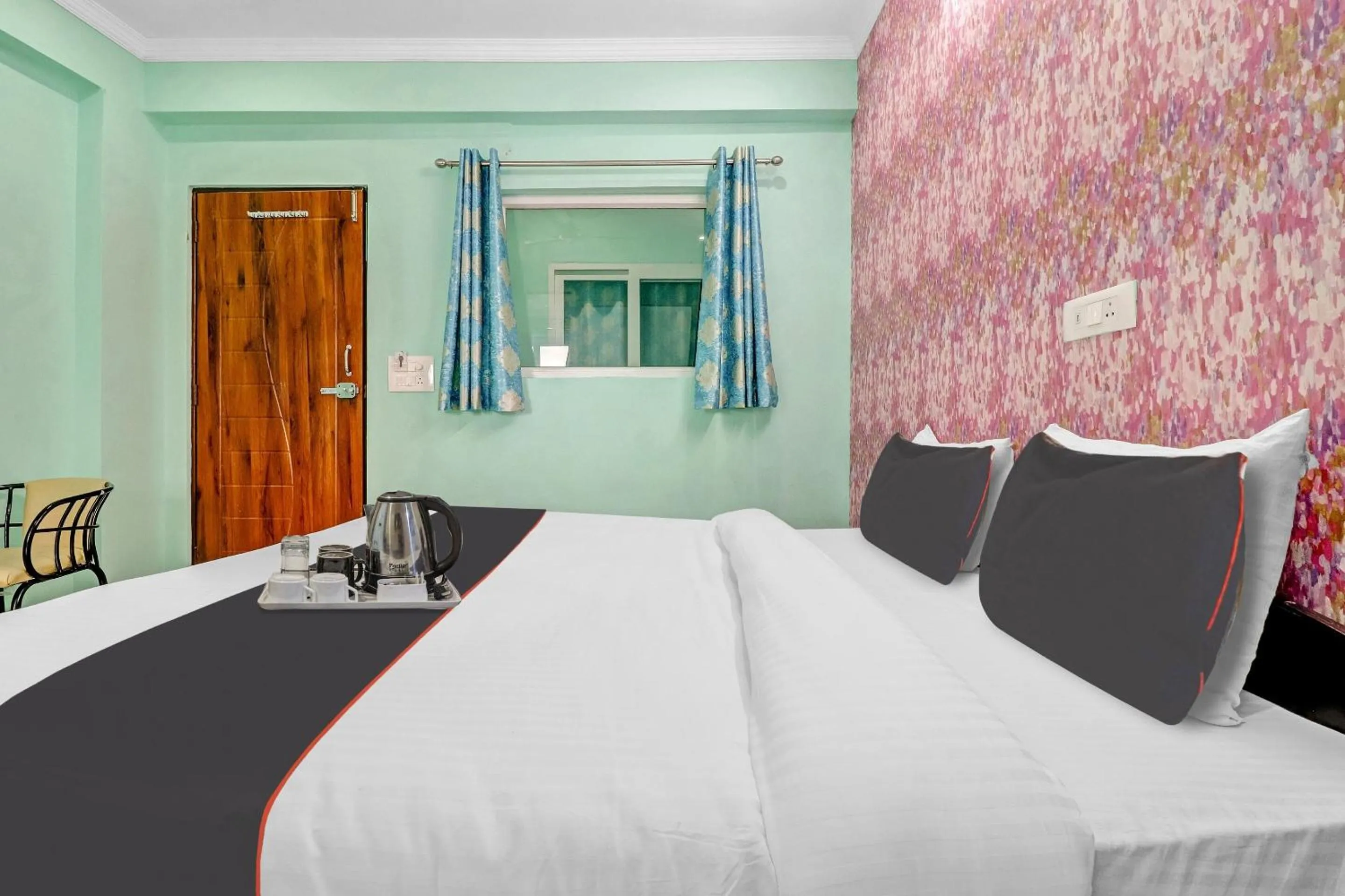 Bedroom, Bed in Super Collection O The Kailash Hotel