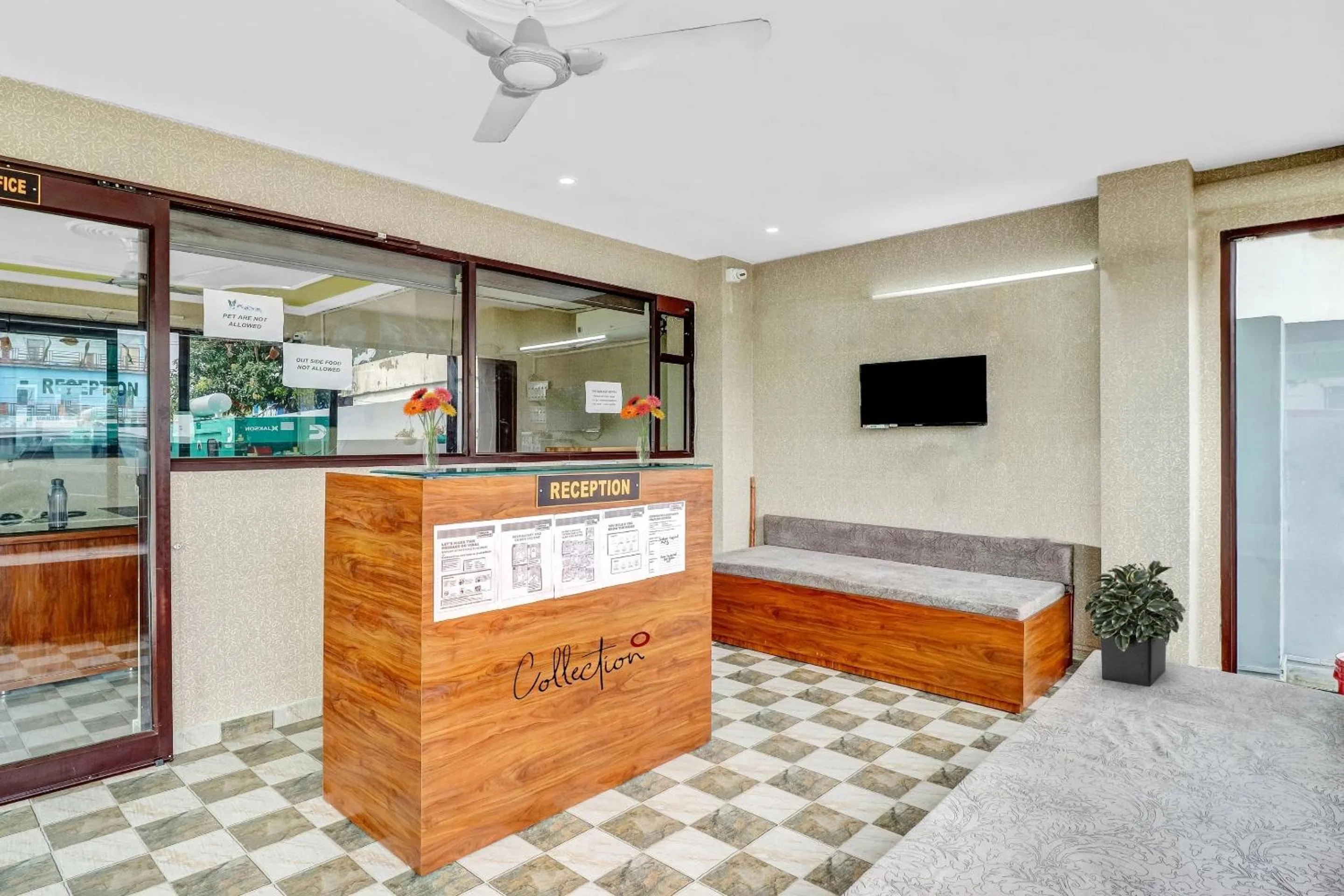 Lobby or reception in Super Collection O The Kailash Hotel