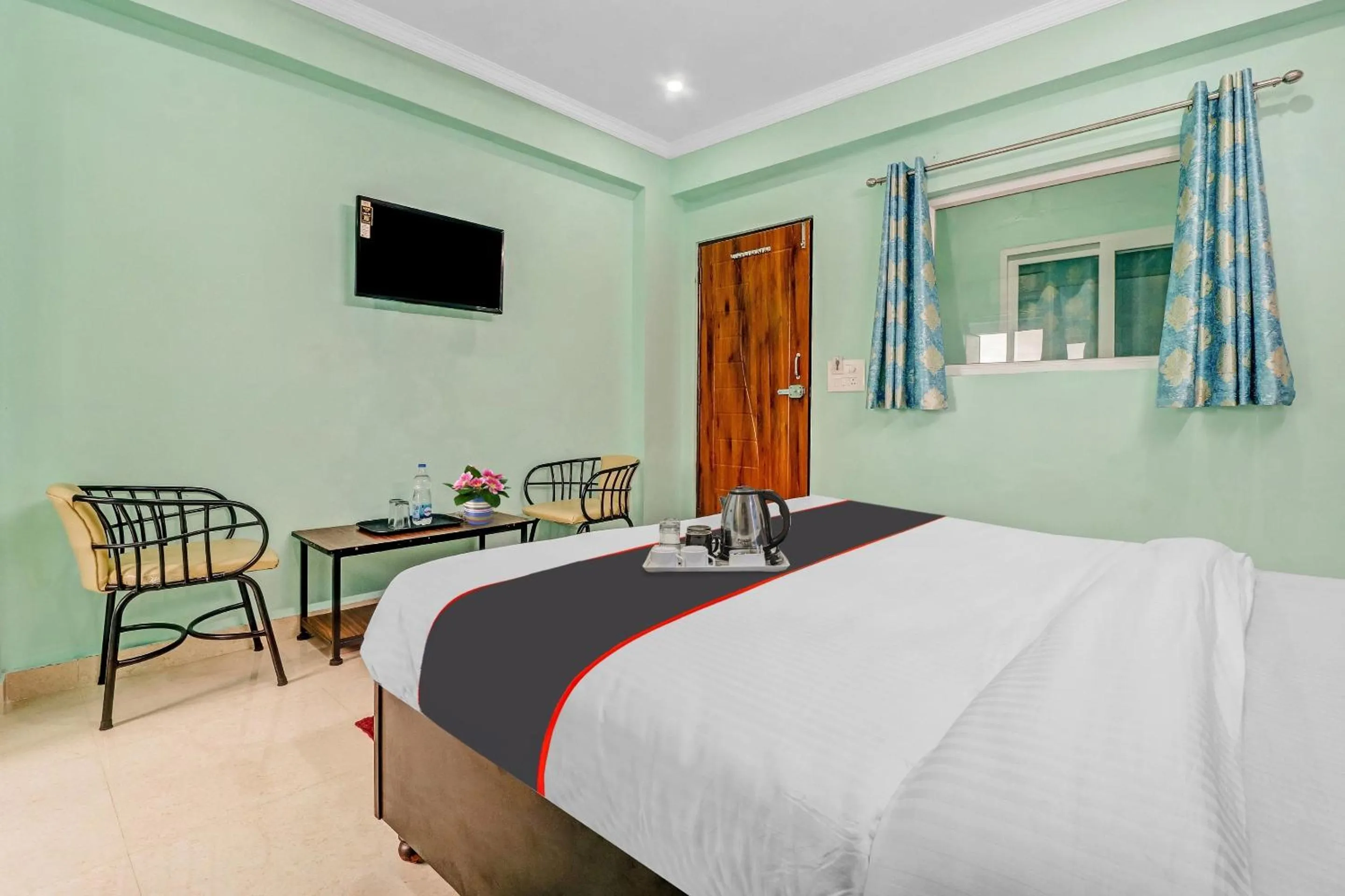 Bedroom, Bed in Super Collection O The Kailash Hotel