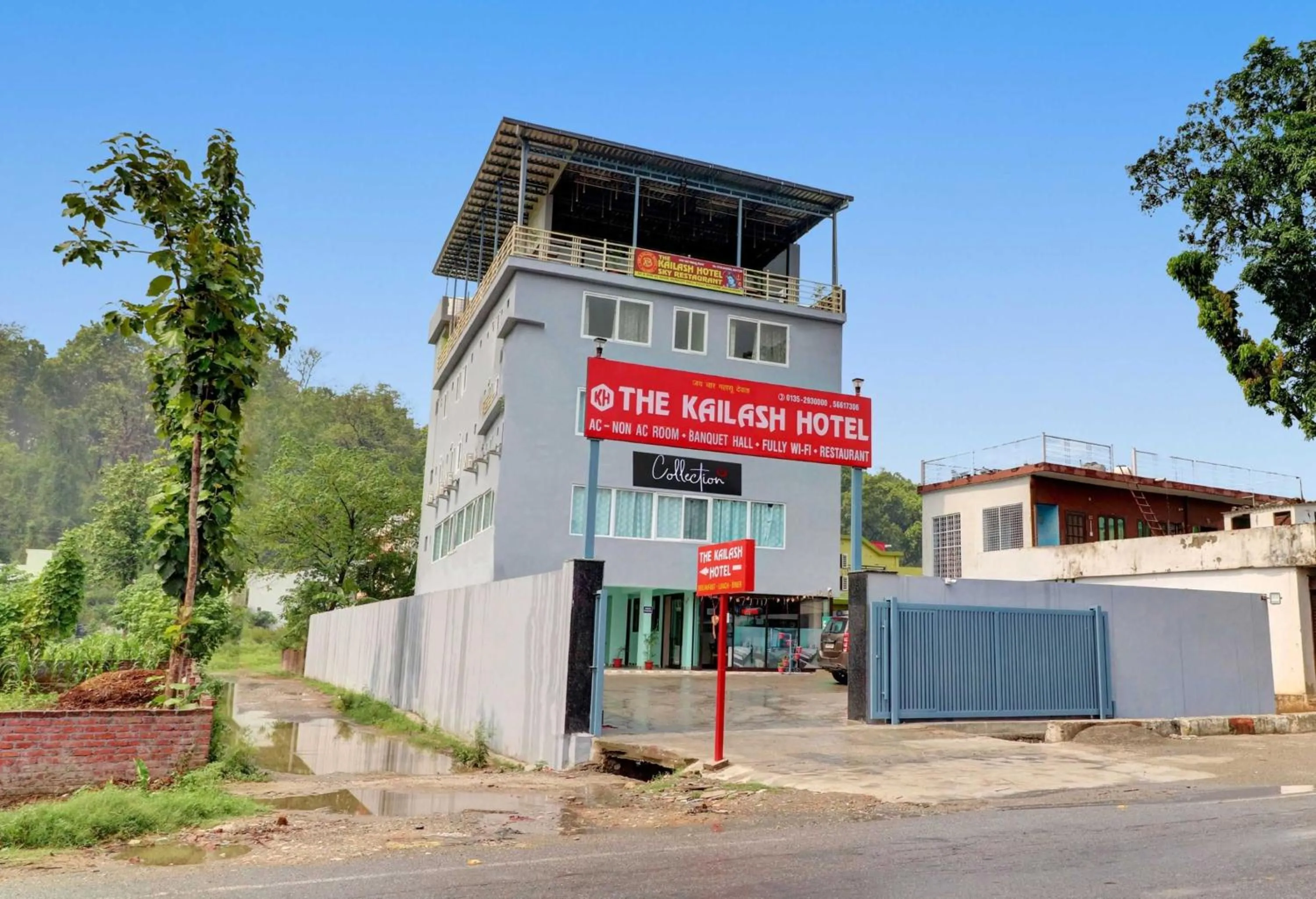 Facade/entrance in Super Collection O The Kailash Hotel
