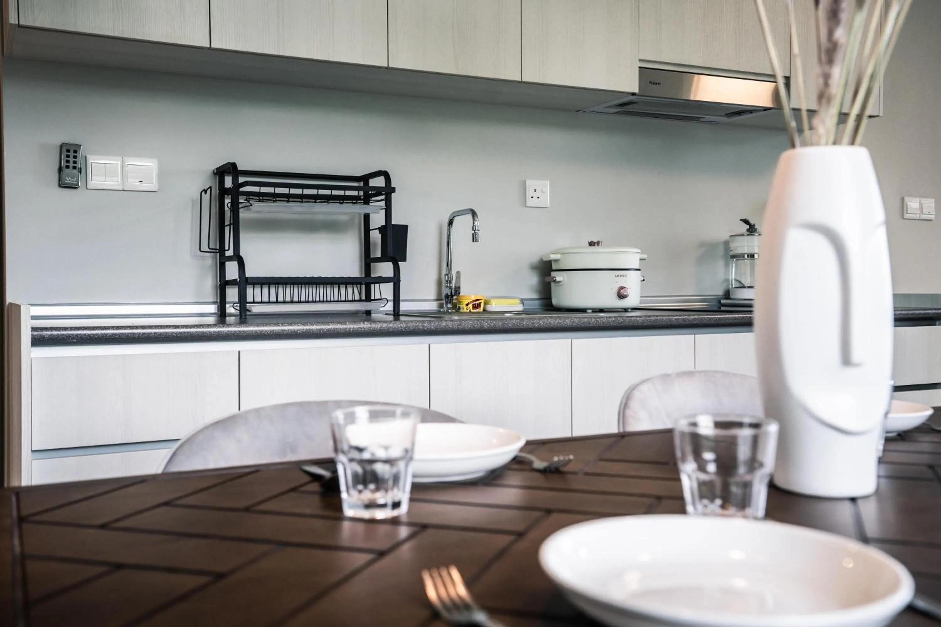 Kitchen or kitchenette in Jesselton Quay by Pinstay