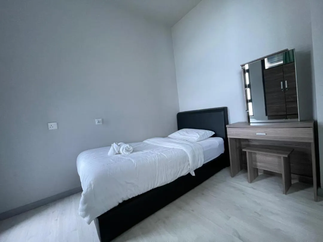 Bedroom, Bed in Jesselton Quay by Pinstay